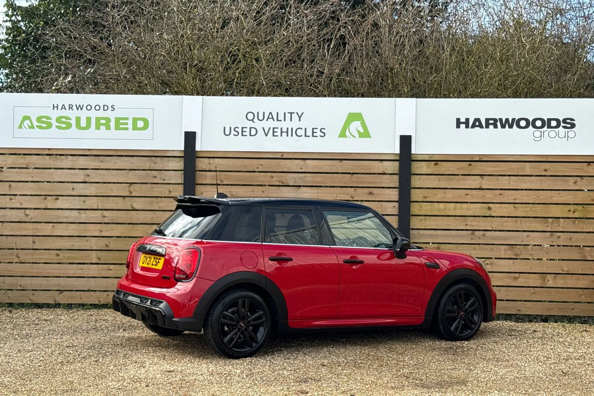 MINI HATCHBACK thumbnail image number 8