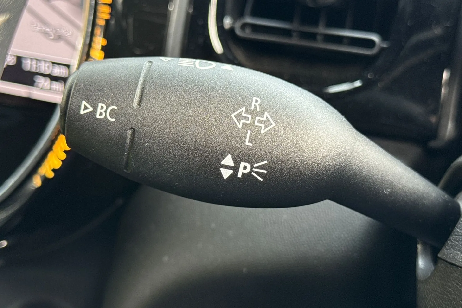 MINI HATCHBACK thumbnail image number 56