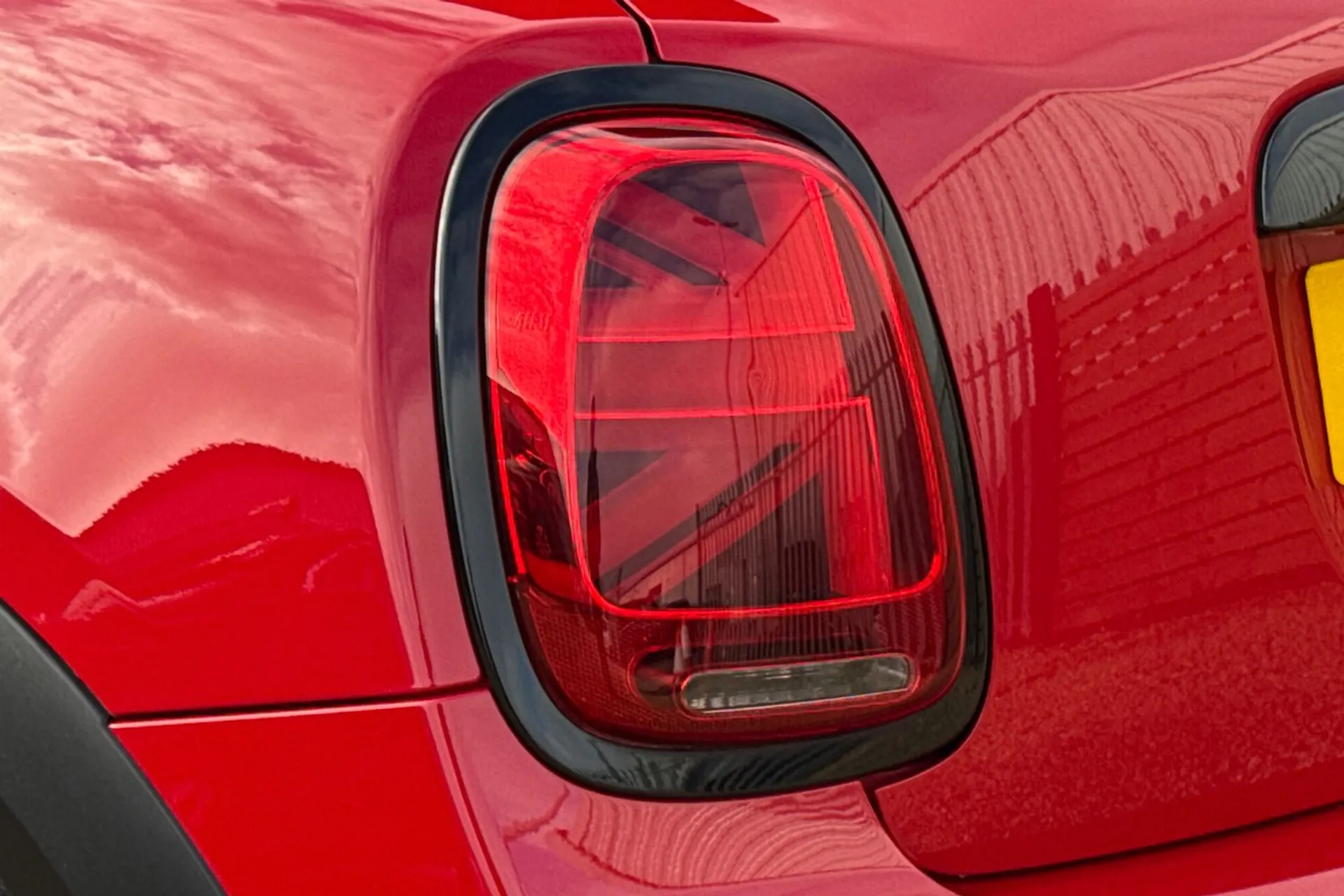 MINI HATCHBACK thumbnail image number 43