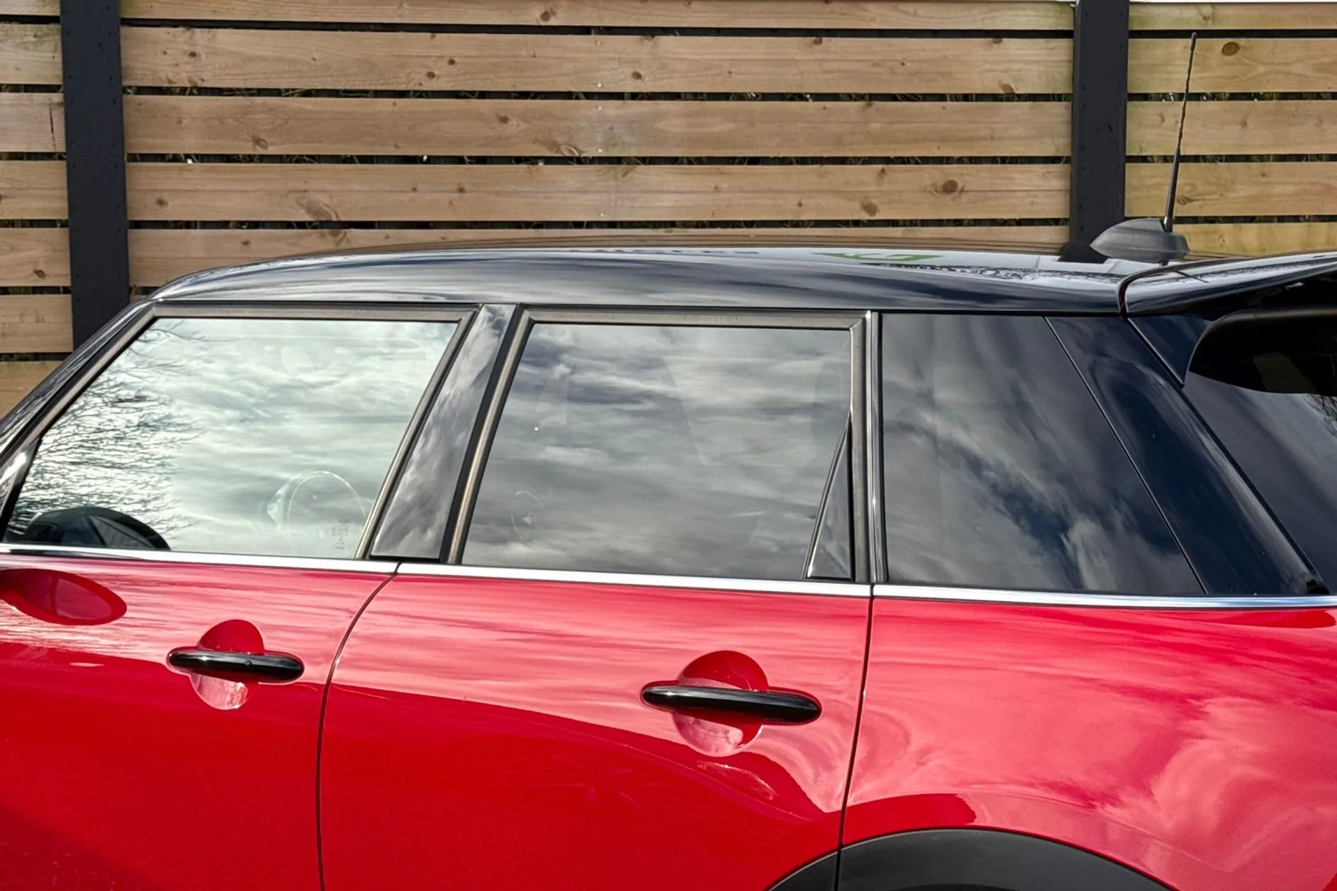 MINI HATCHBACK thumbnail image number 15