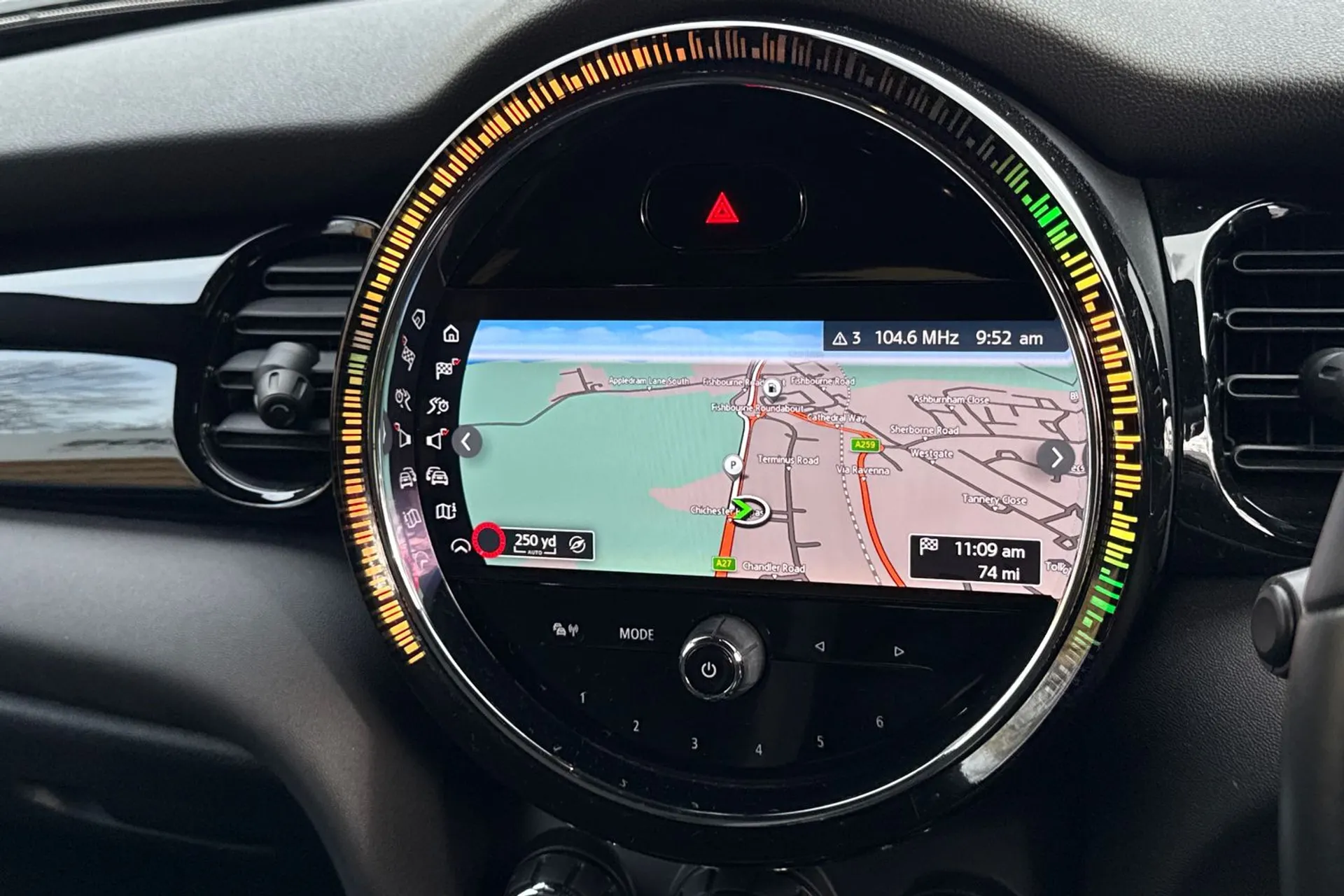 MINI HATCHBACK thumbnail image number 4