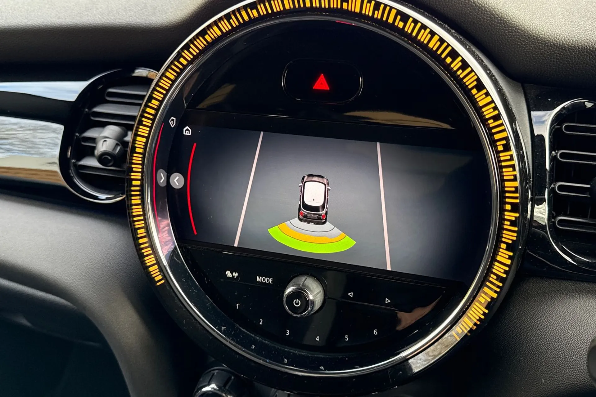 MINI HATCHBACK thumbnail image number 5