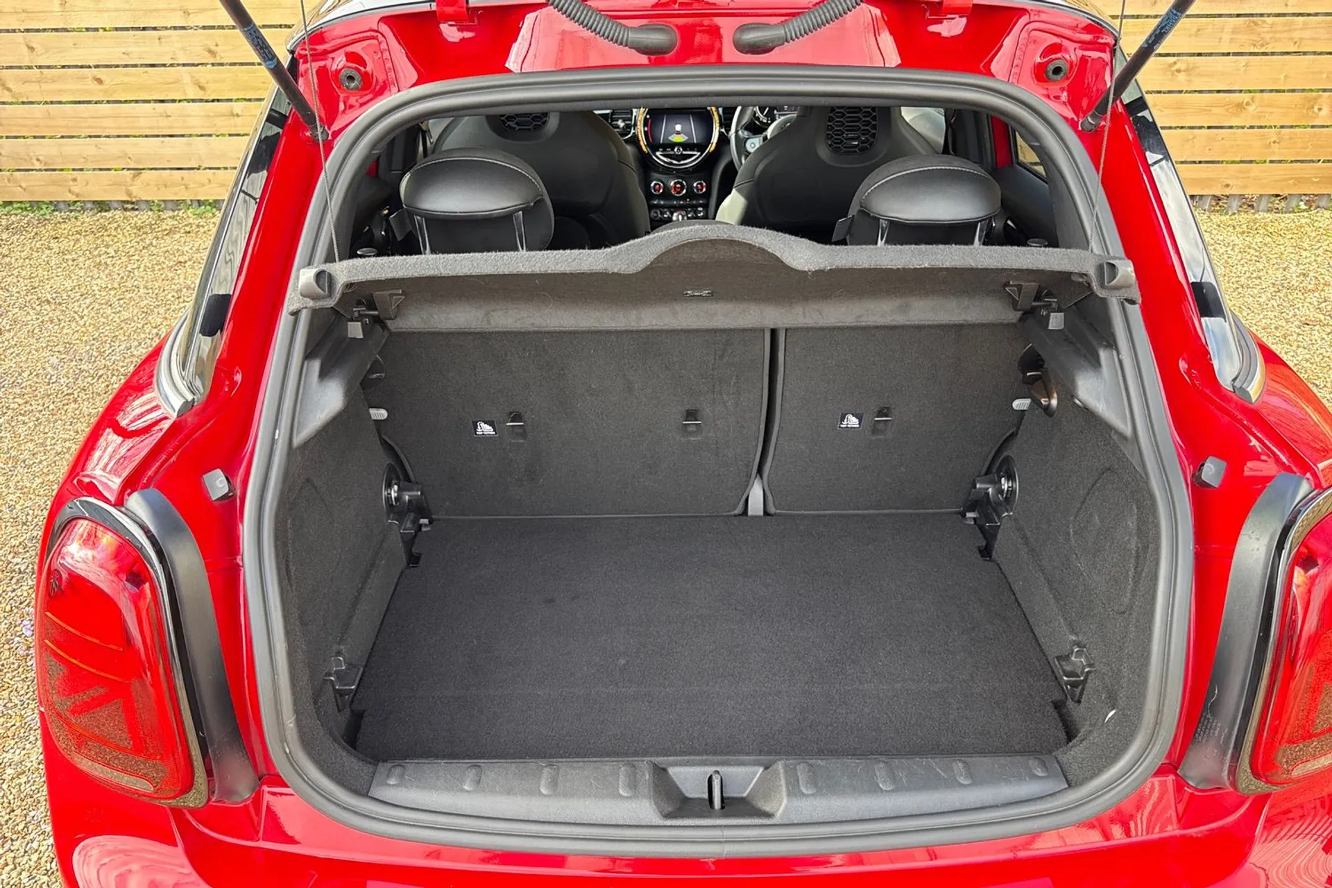 MINI HATCHBACK thumbnail image number 22