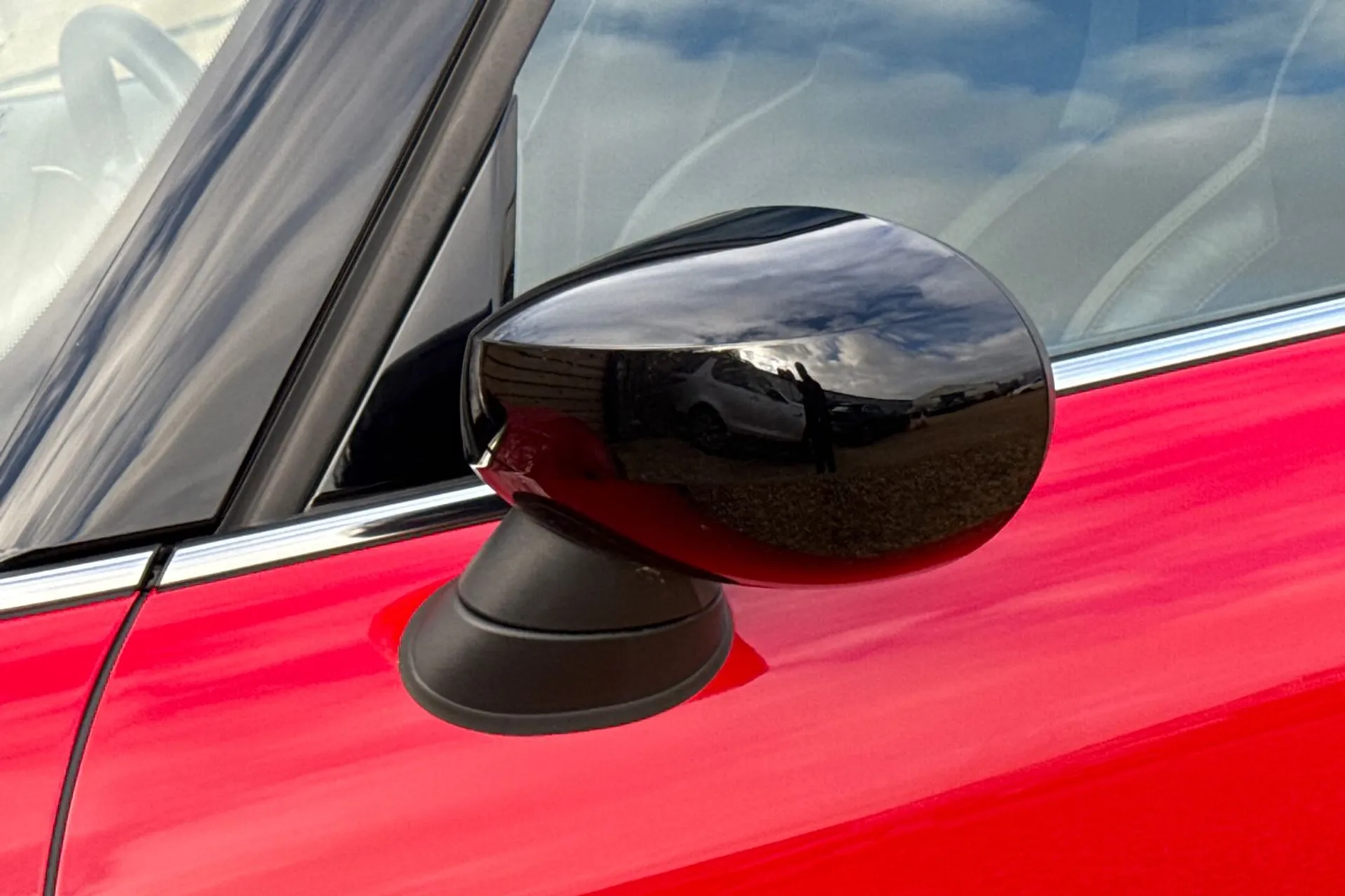 MINI HATCHBACK thumbnail image number 44