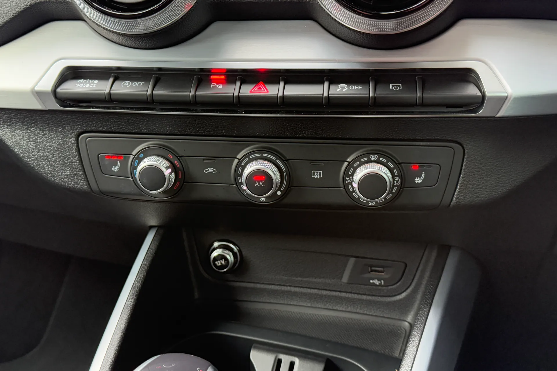 Audi Q2 thumbnail image number 20