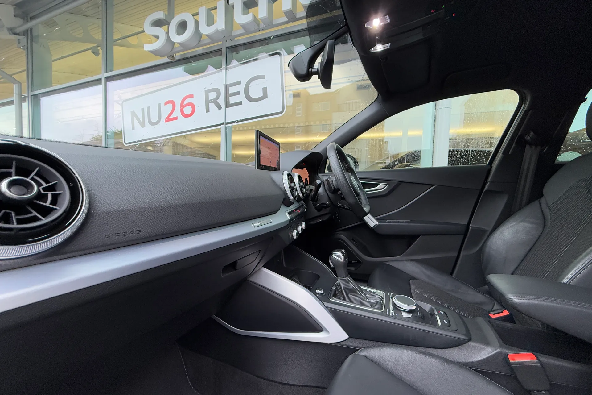 Audi Q2 thumbnail image number 8