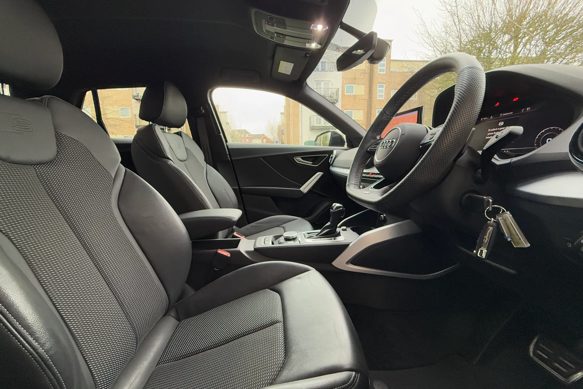 Audi Q2 thumbnail image number 32