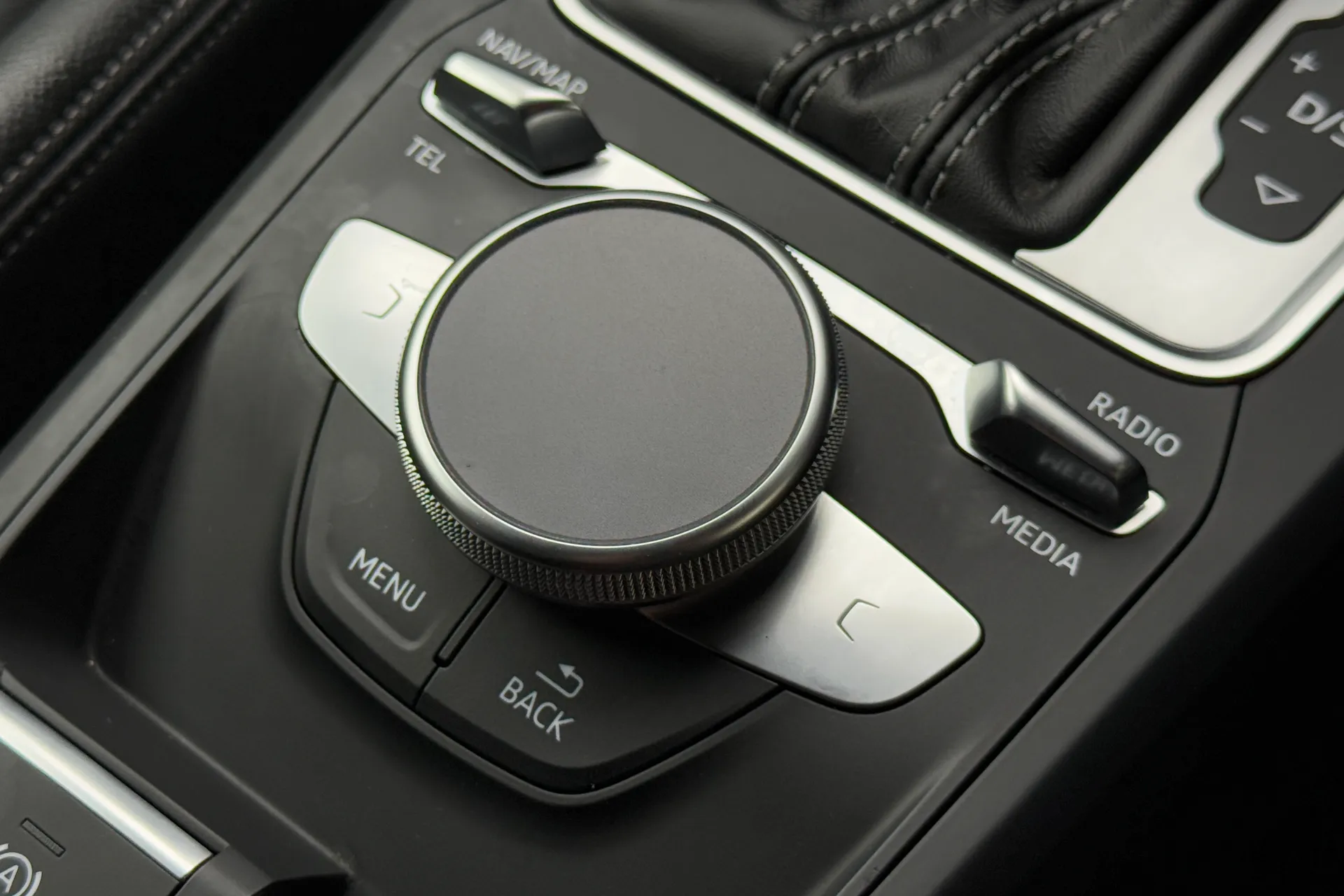 Audi Q2 thumbnail image number 26