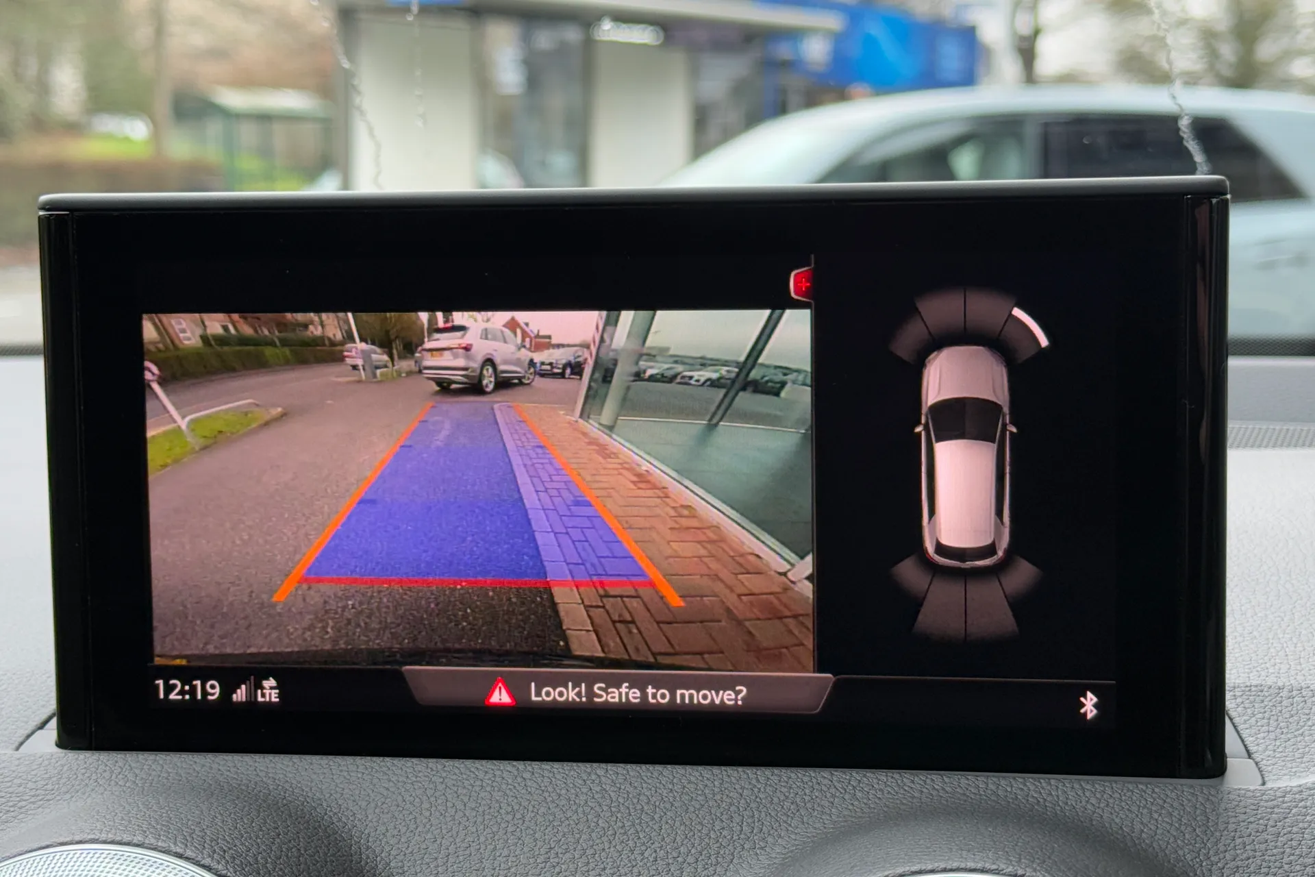 Audi Q2 thumbnail image number 5