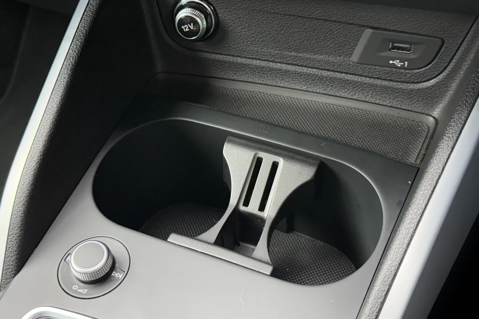 Audi Q2 thumbnail image number 29