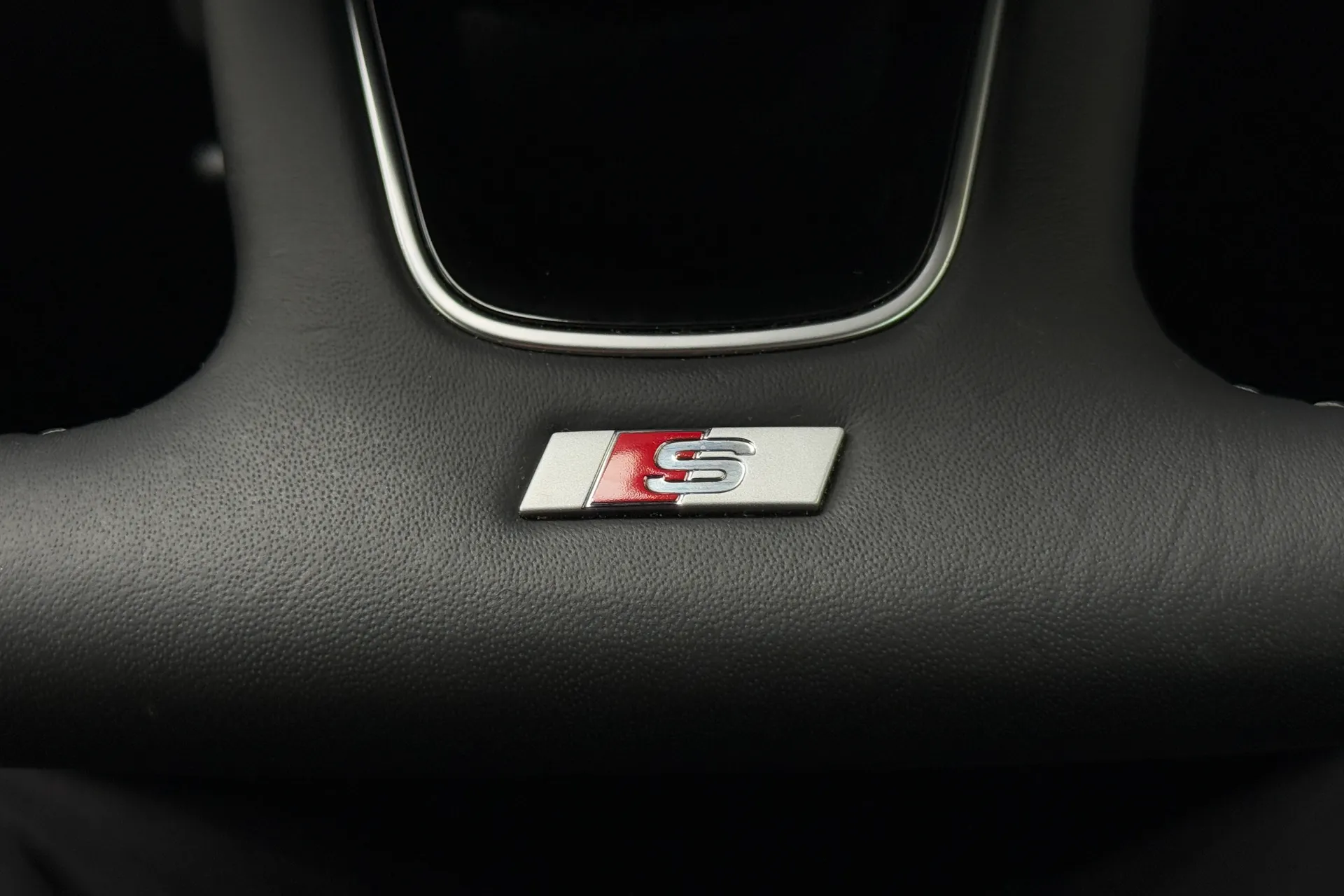 Audi Q2 thumbnail image number 14