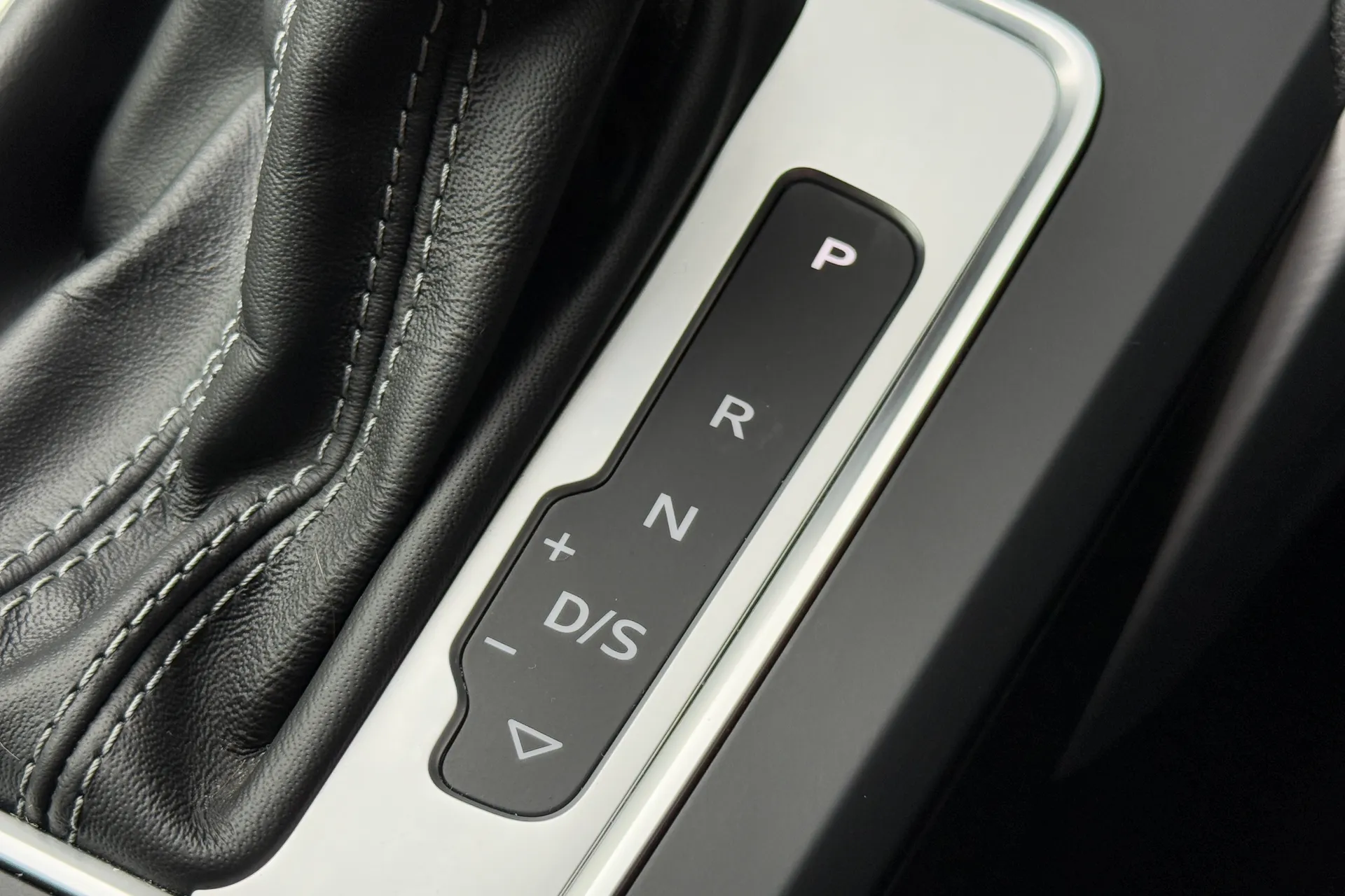 Audi Q2 thumbnail image number 27