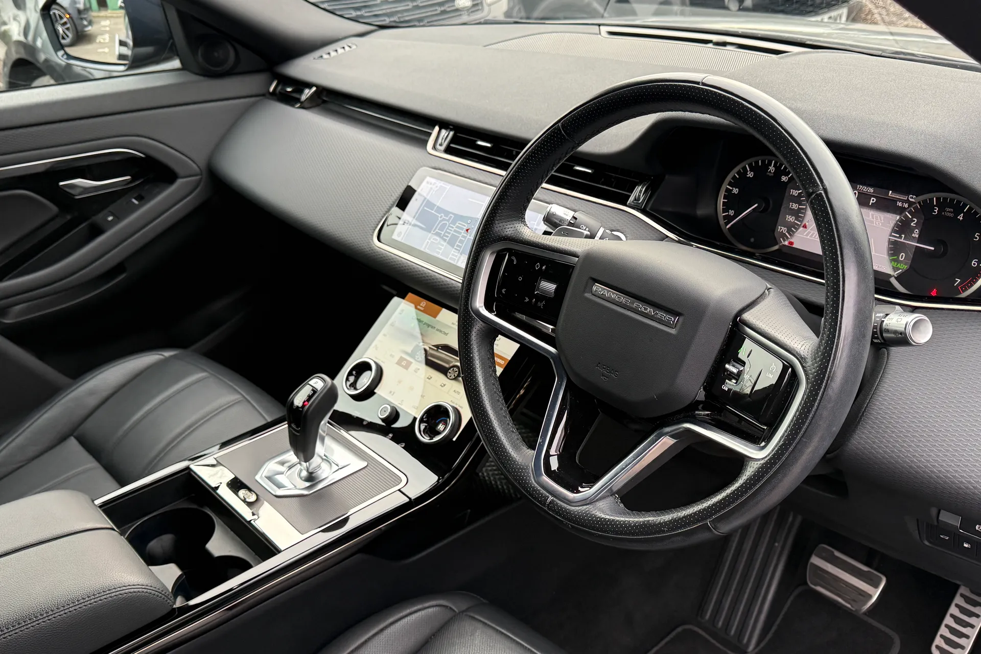 LAND ROVER RANGE ROVER EVOQUE thumbnail image number 34