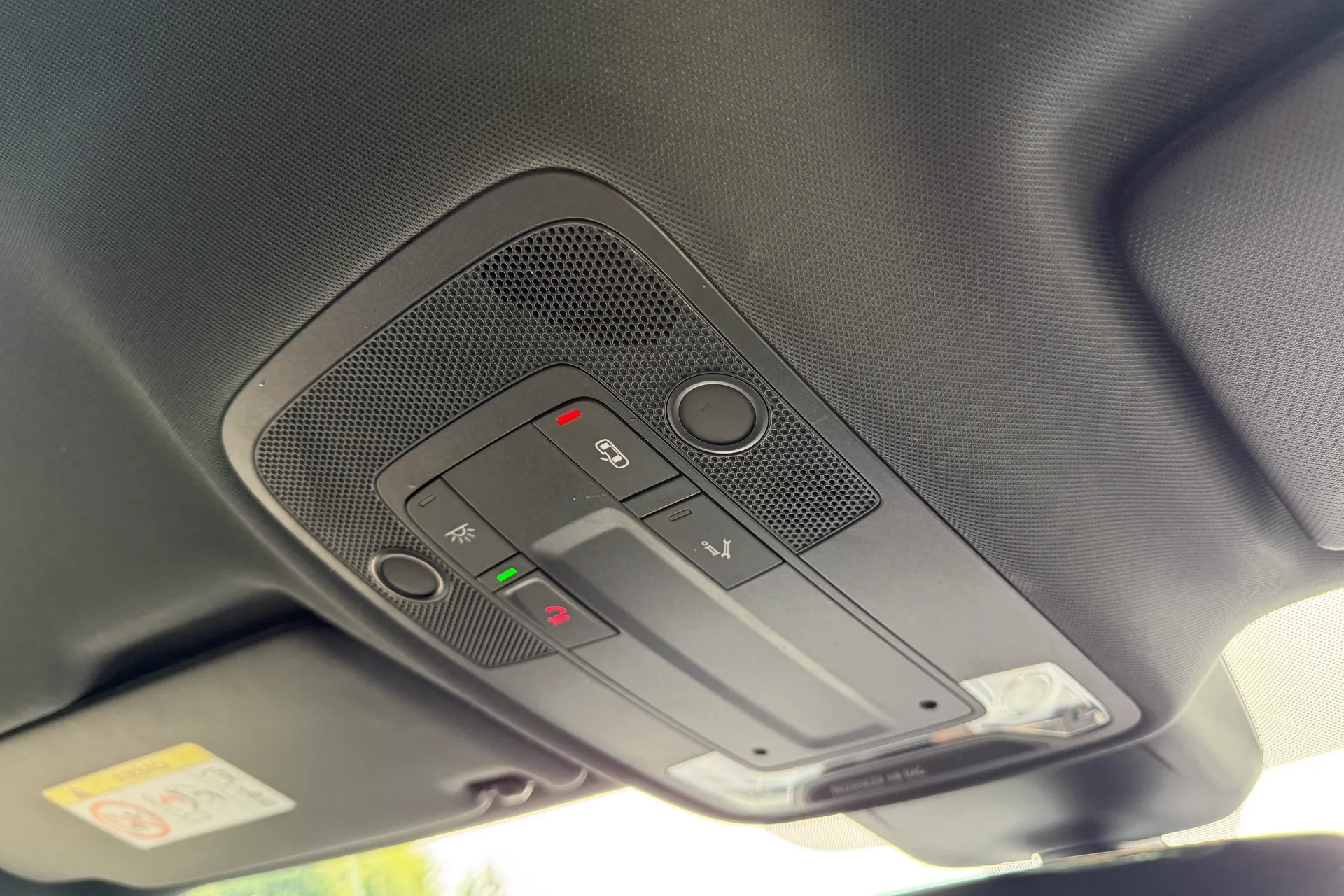 Audi Q3 thumbnail image number 20