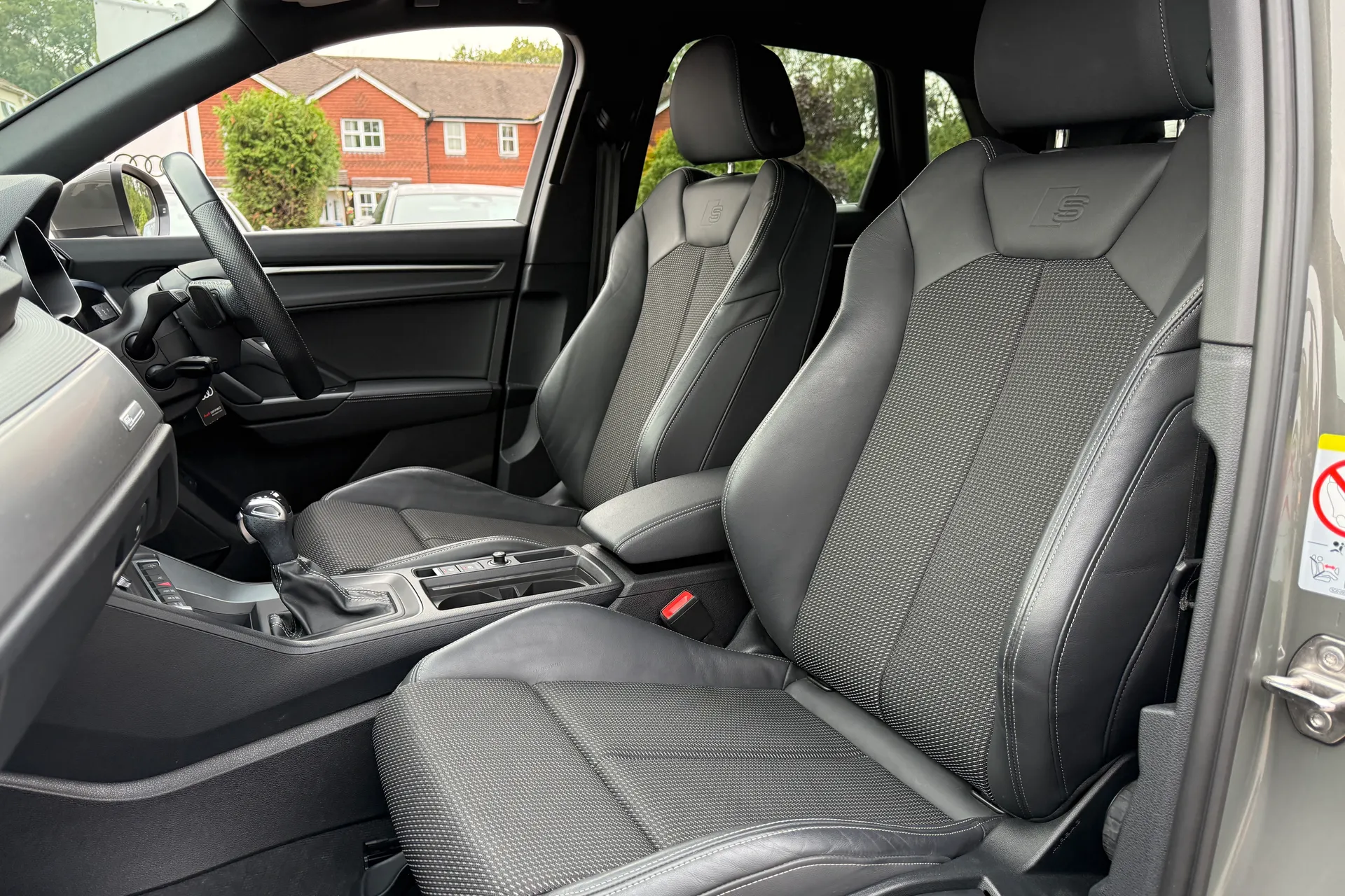 Audi Q3 thumbnail image number 30