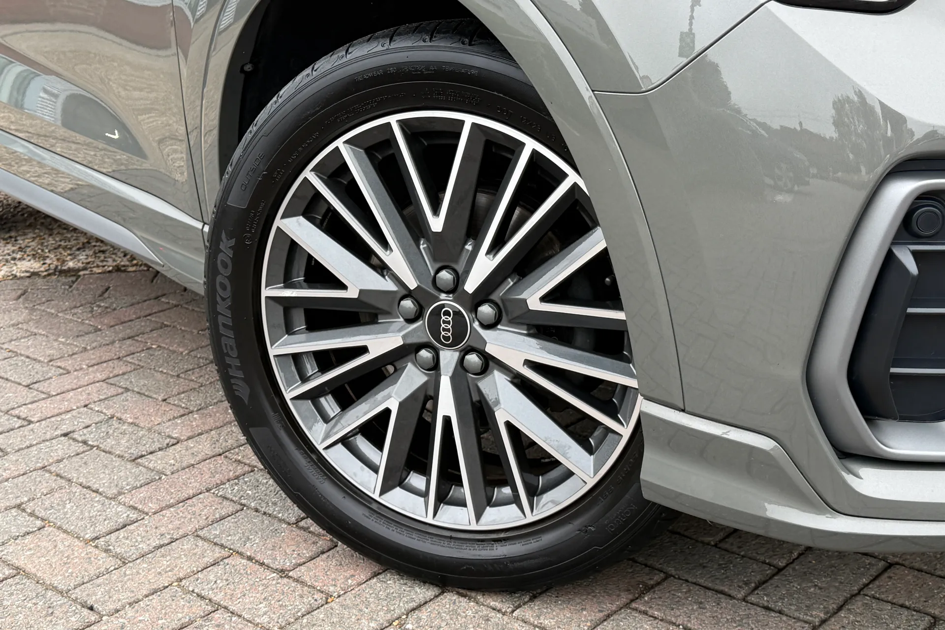 Audi Q3 thumbnail image number 7