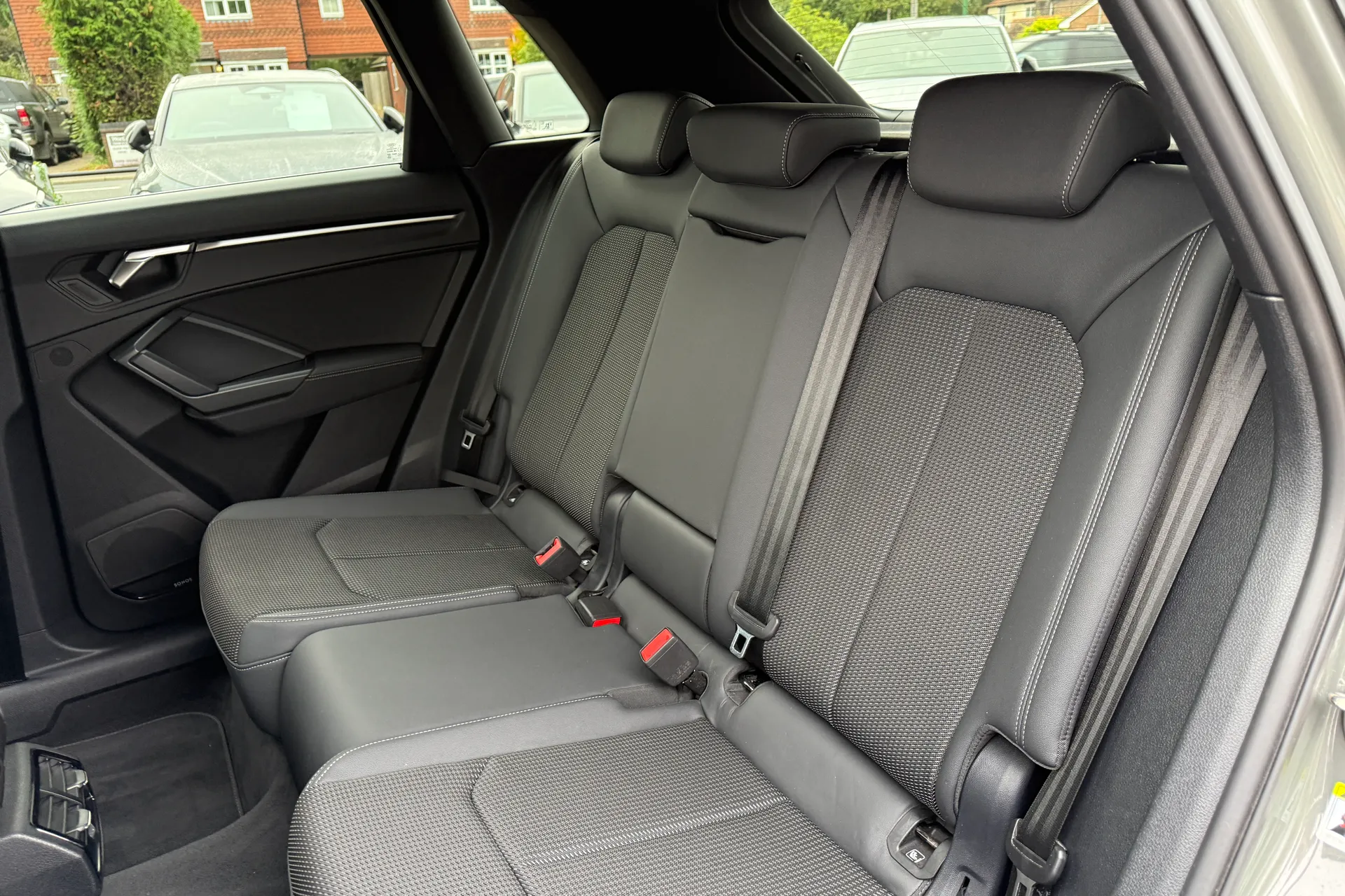 Audi Q3 thumbnail image number 42