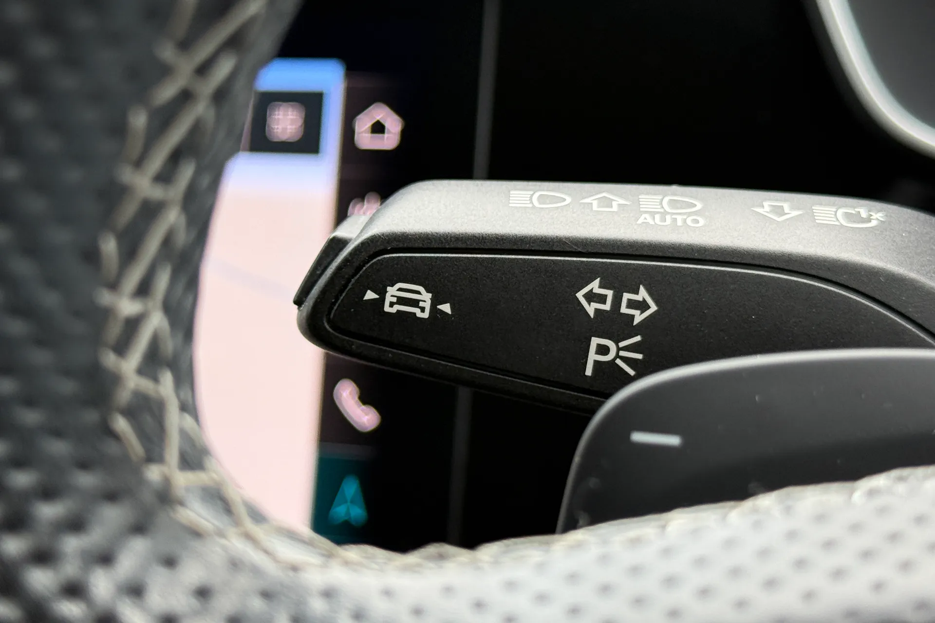 Audi Q3 thumbnail image number 18
