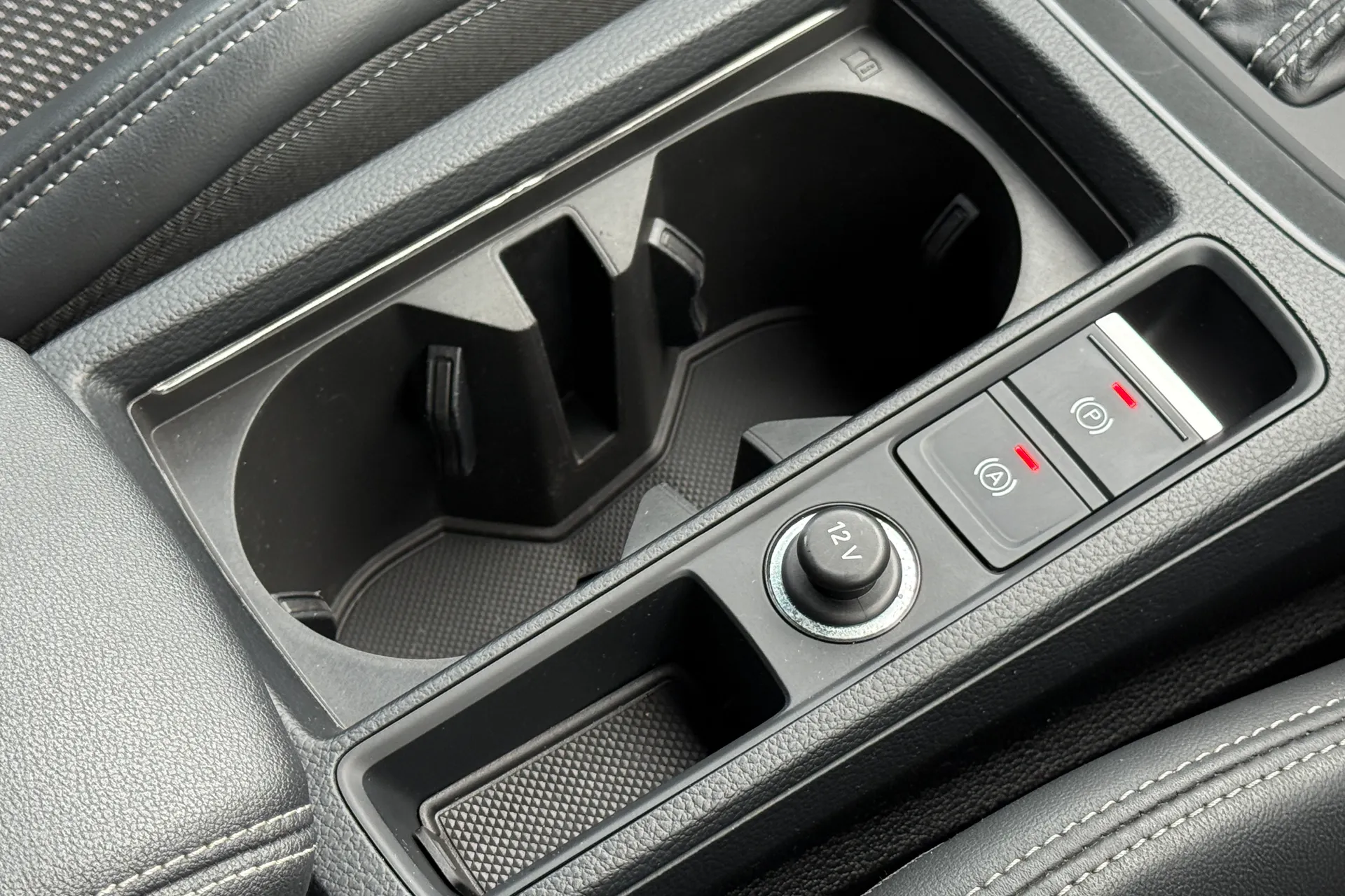 Audi Q3 thumbnail image number 40