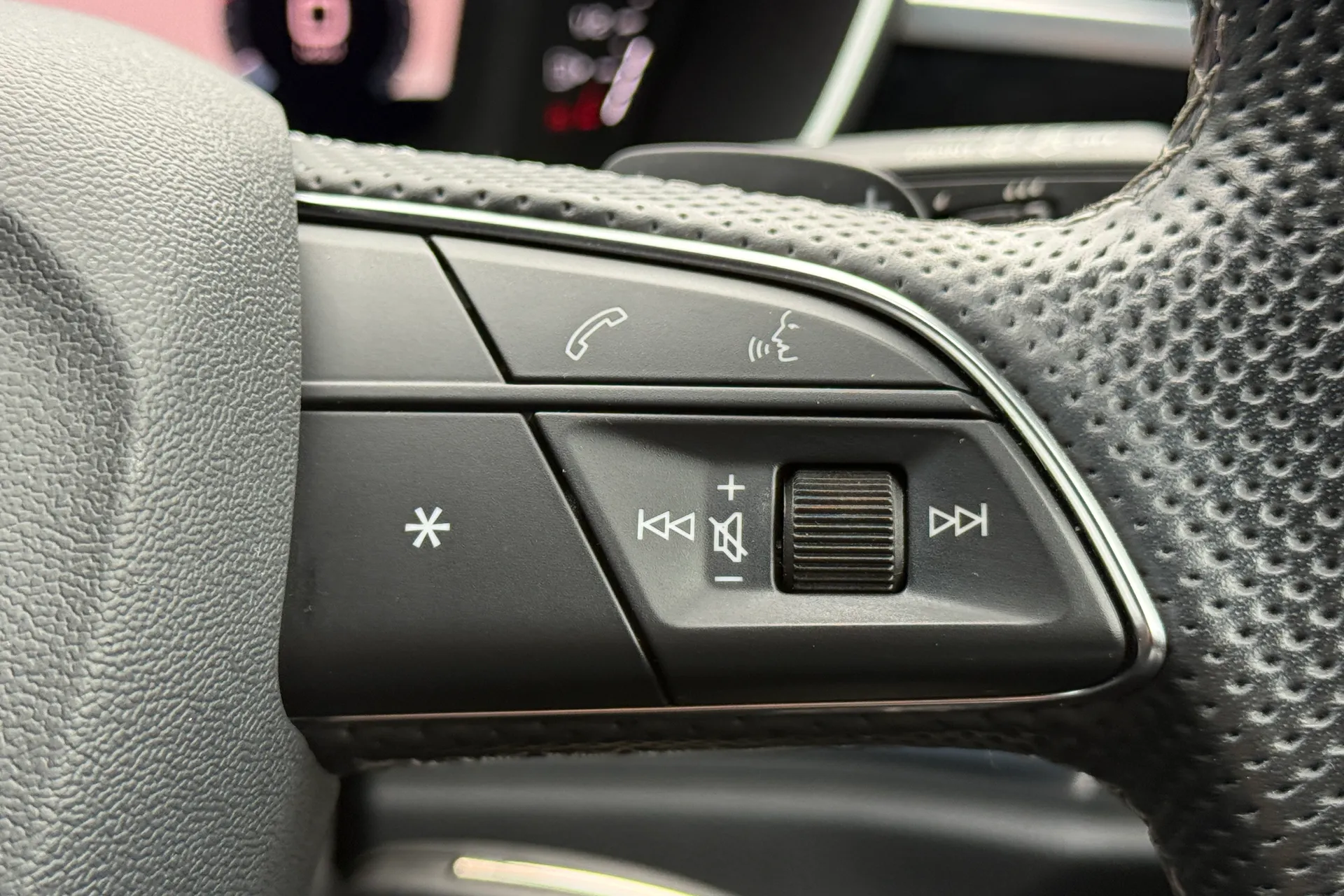 Audi Q3 thumbnail image number 22