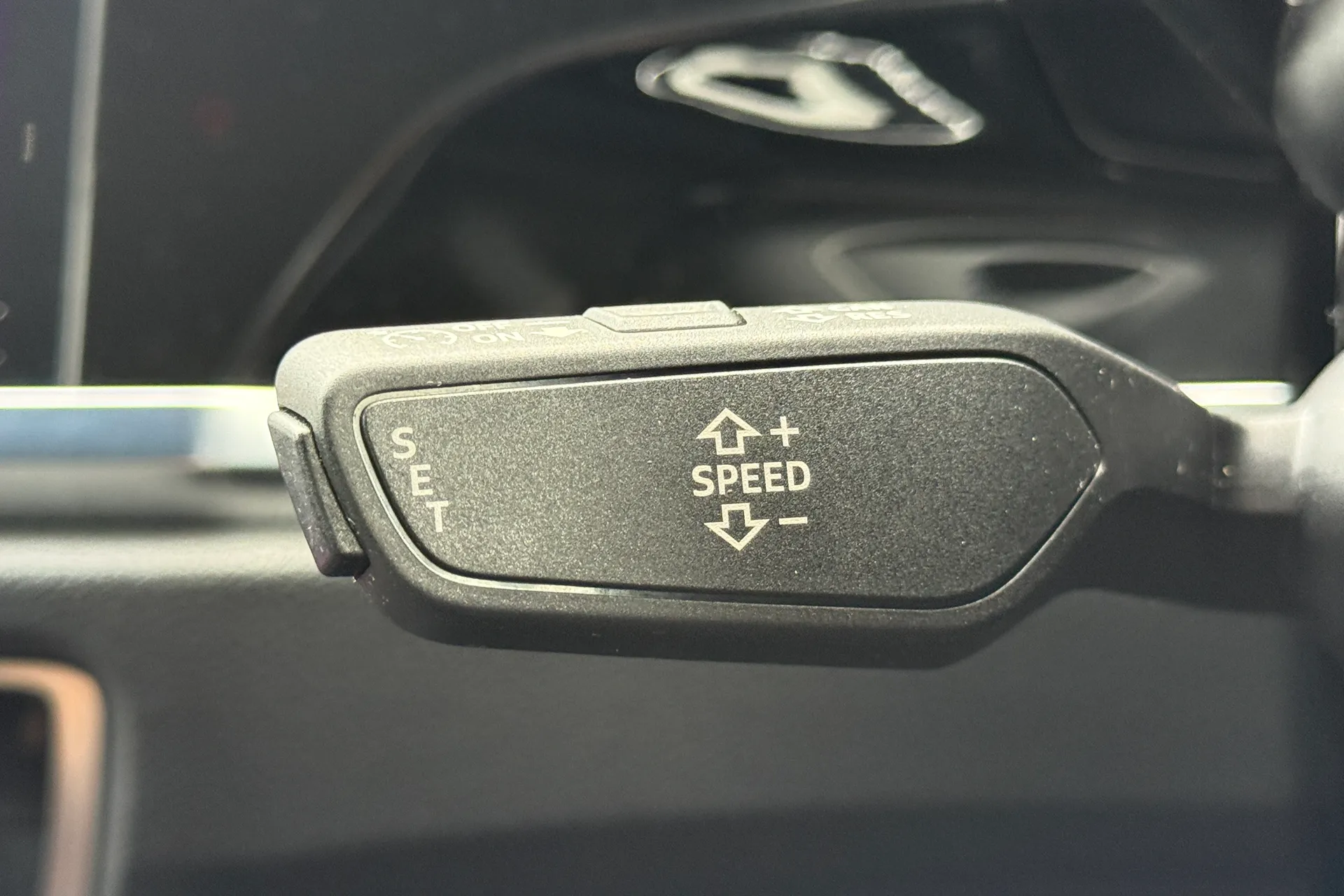 Audi Q3 thumbnail image number 17