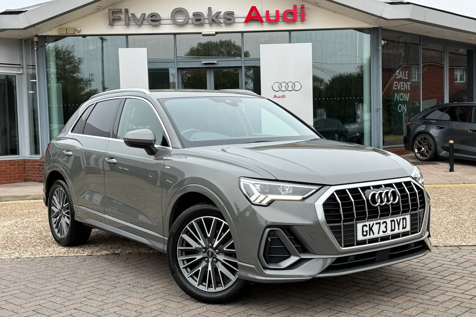 Audi Q3 focused image