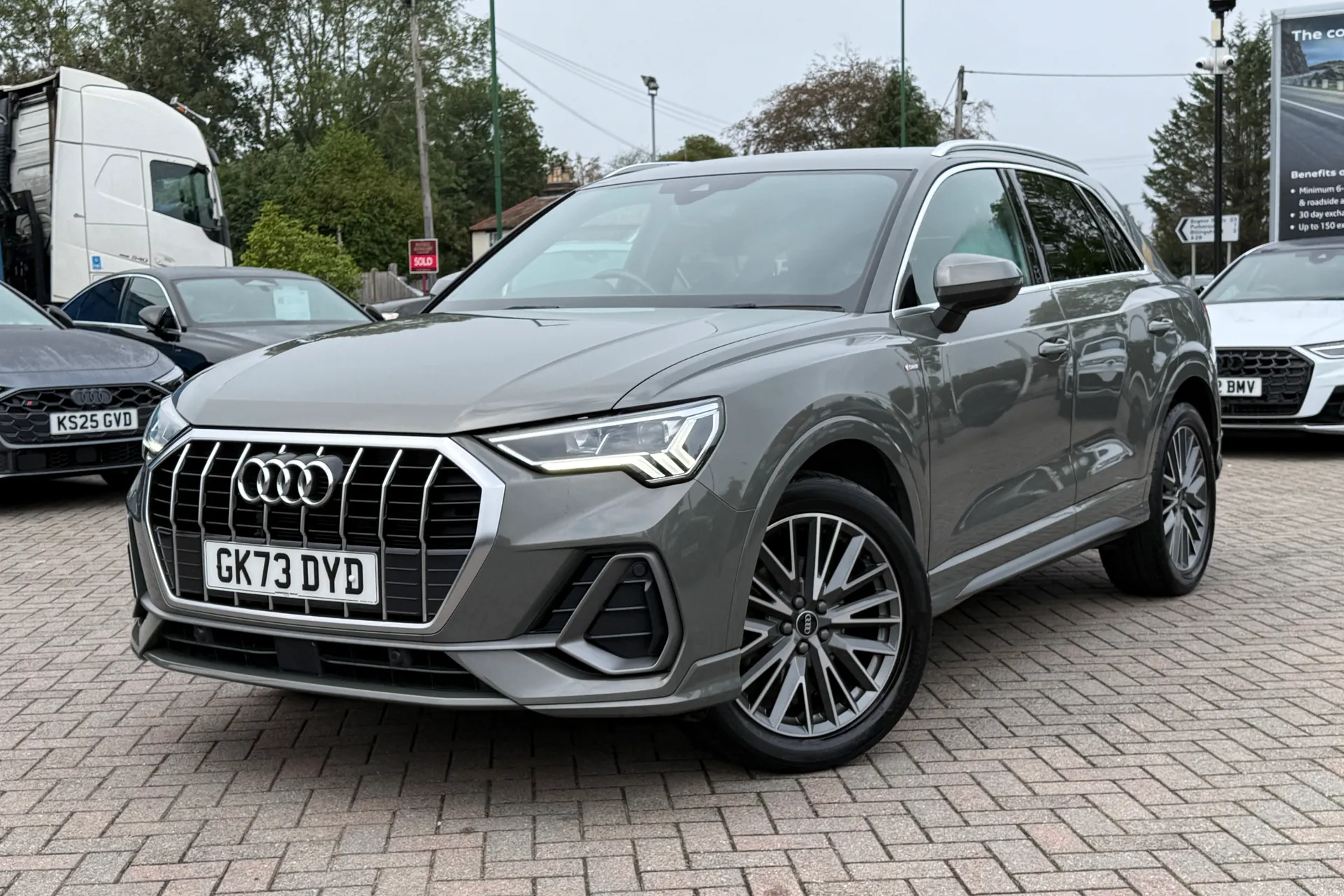 Audi Q3 thumbnail image number 26