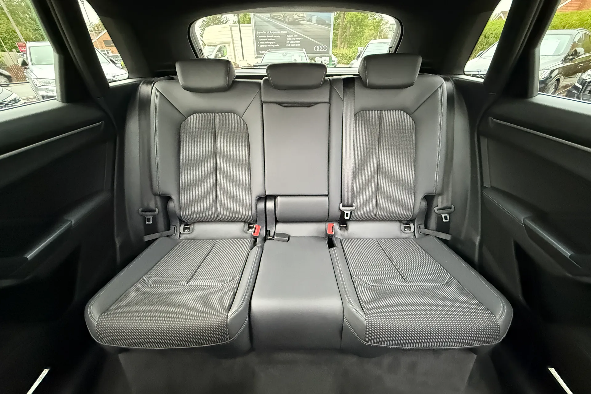 Audi Q3 thumbnail image number 37