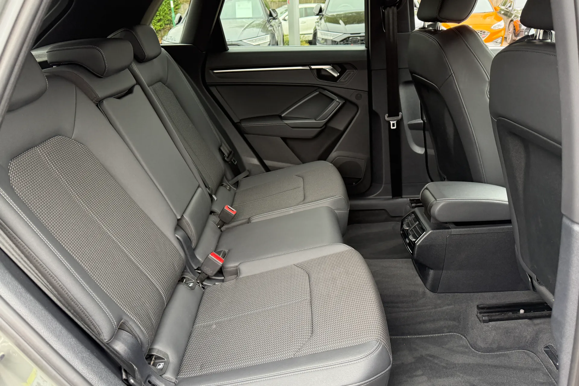 Audi Q3 thumbnail image number 43