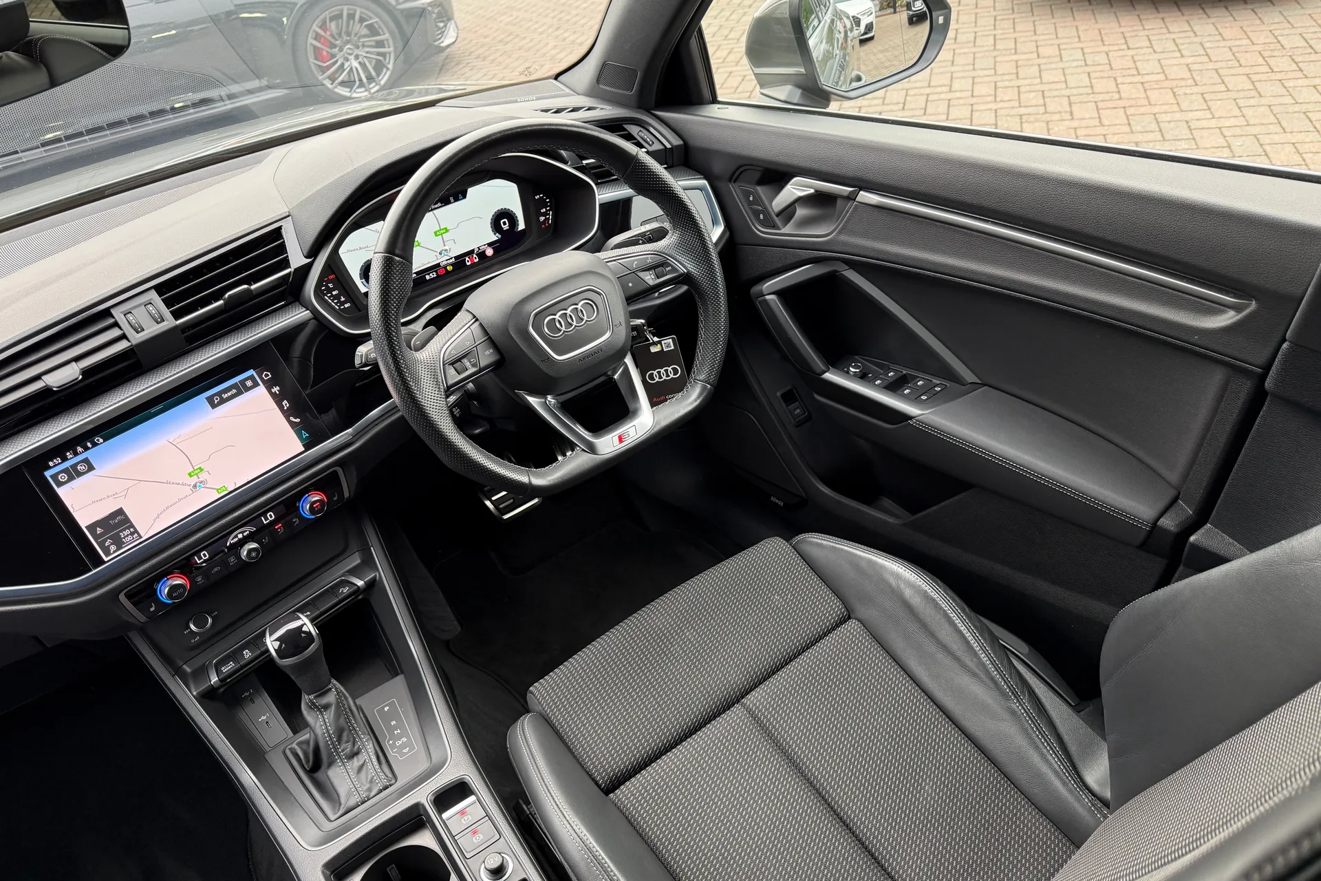 Audi Q3 thumbnail image number 41
