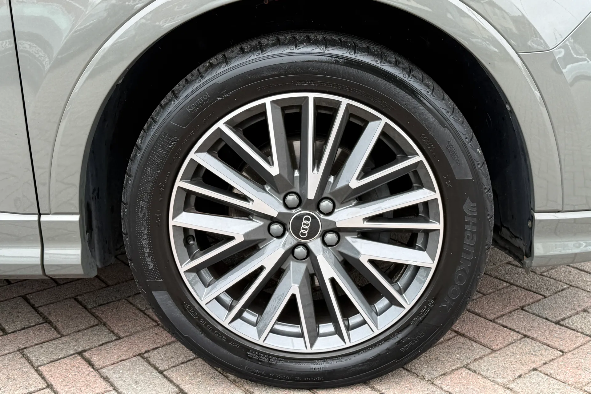 Audi Q3 thumbnail image number 46