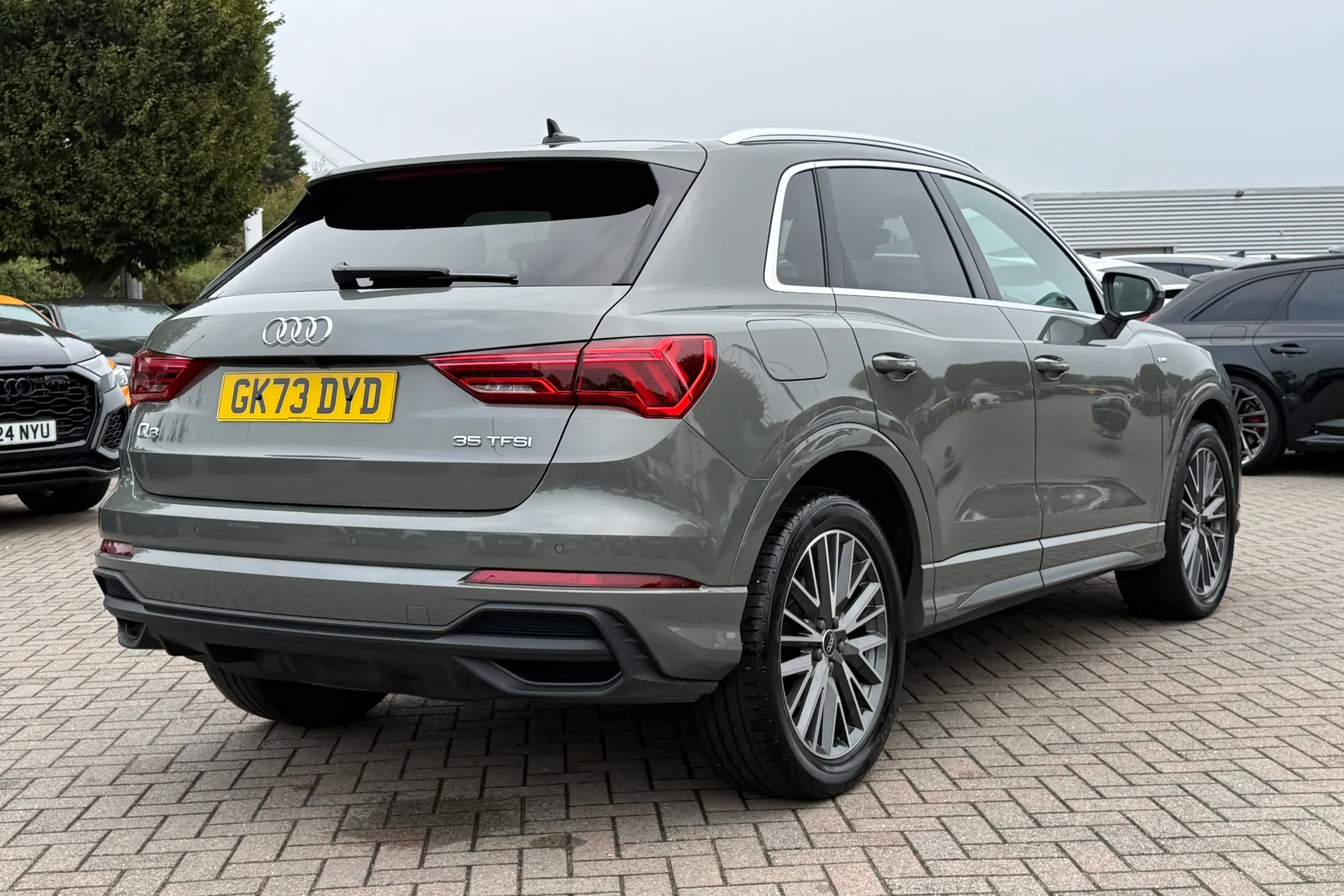 Audi Q3 thumbnail image number 32