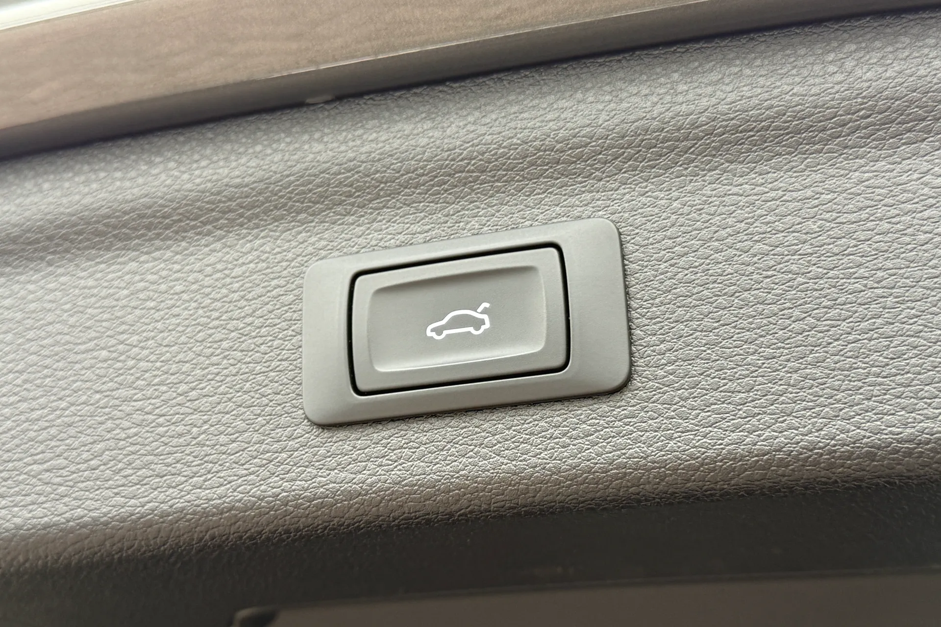Audi Q3 thumbnail image number 36