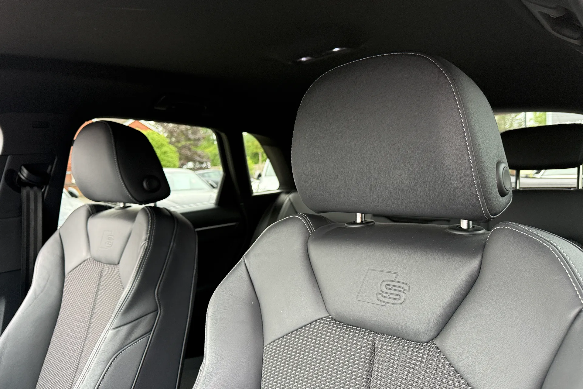 Audi Q3 thumbnail image number 31