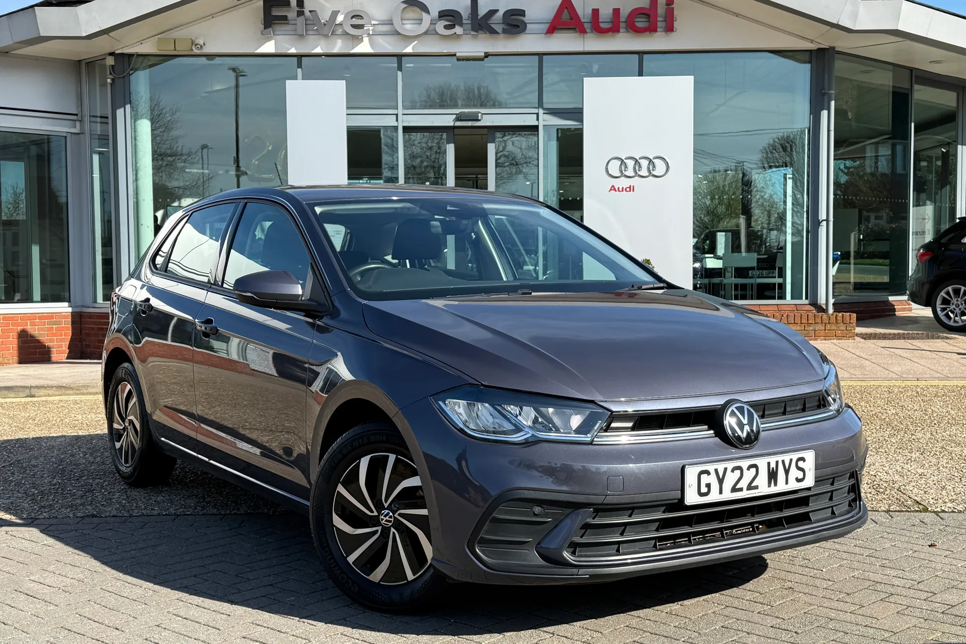 VOLKSWAGEN POLO focused image