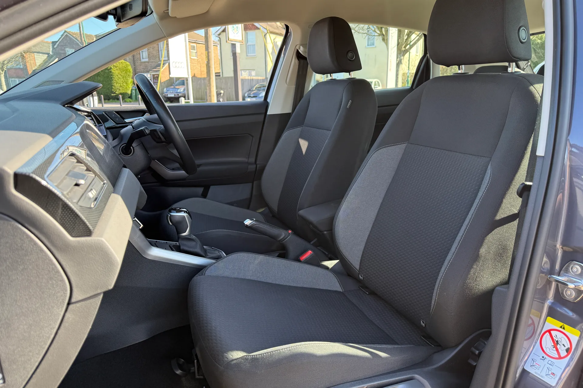 VOLKSWAGEN POLO thumbnail image number 21