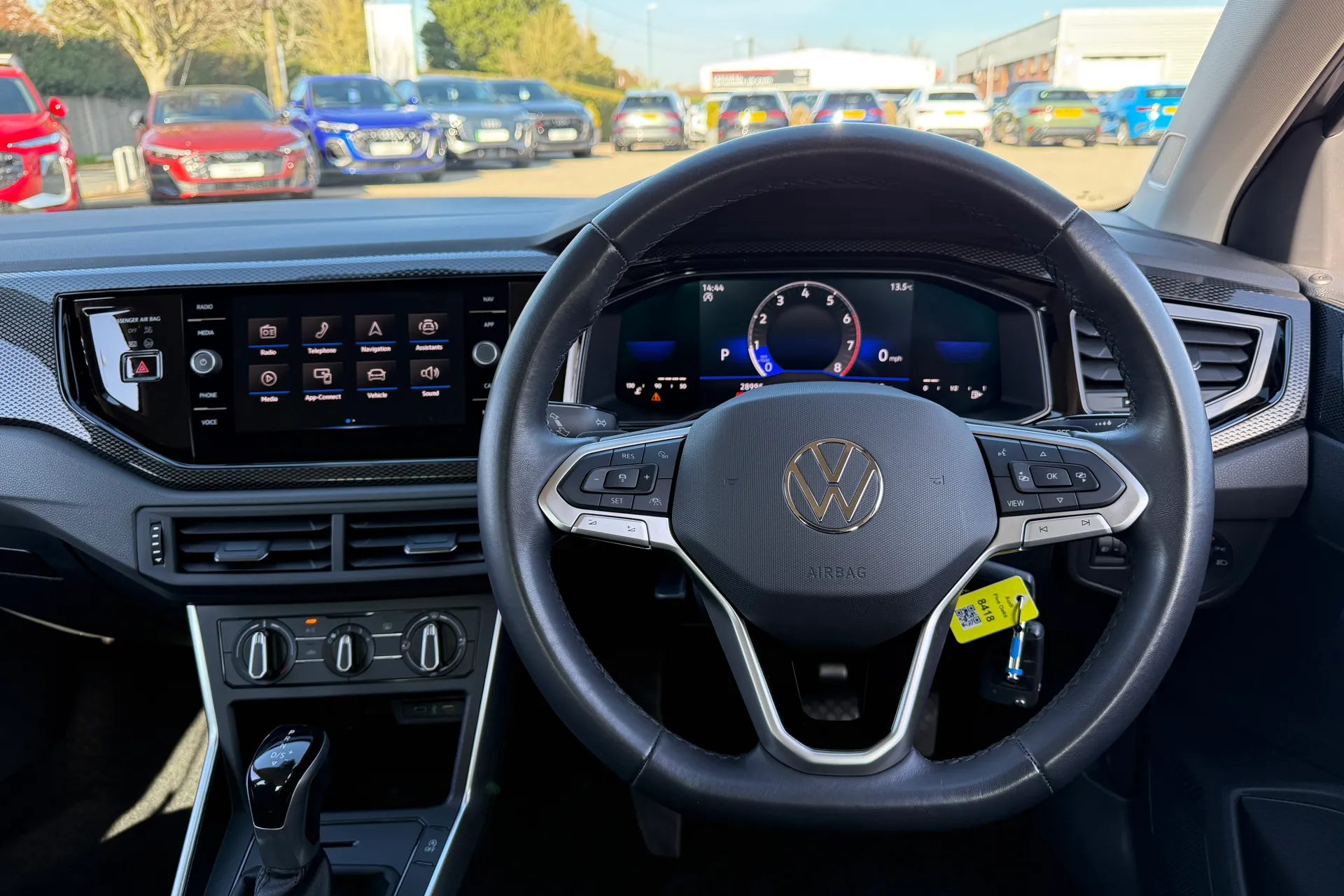 VOLKSWAGEN POLO thumbnail image number 5