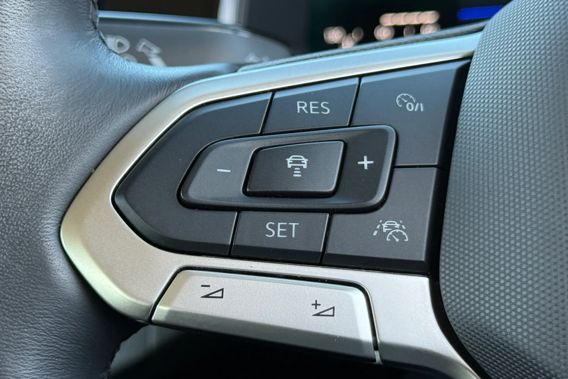 VOLKSWAGEN POLO thumbnail image number 13