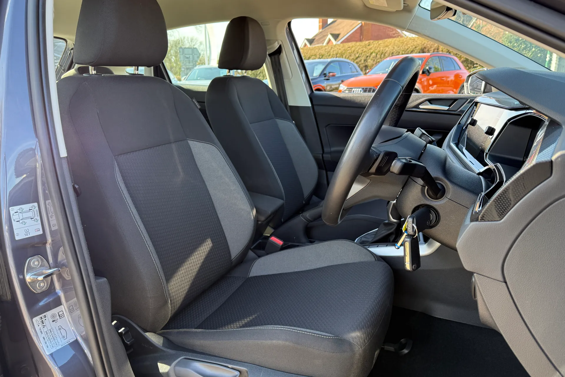 VOLKSWAGEN POLO thumbnail image number 18