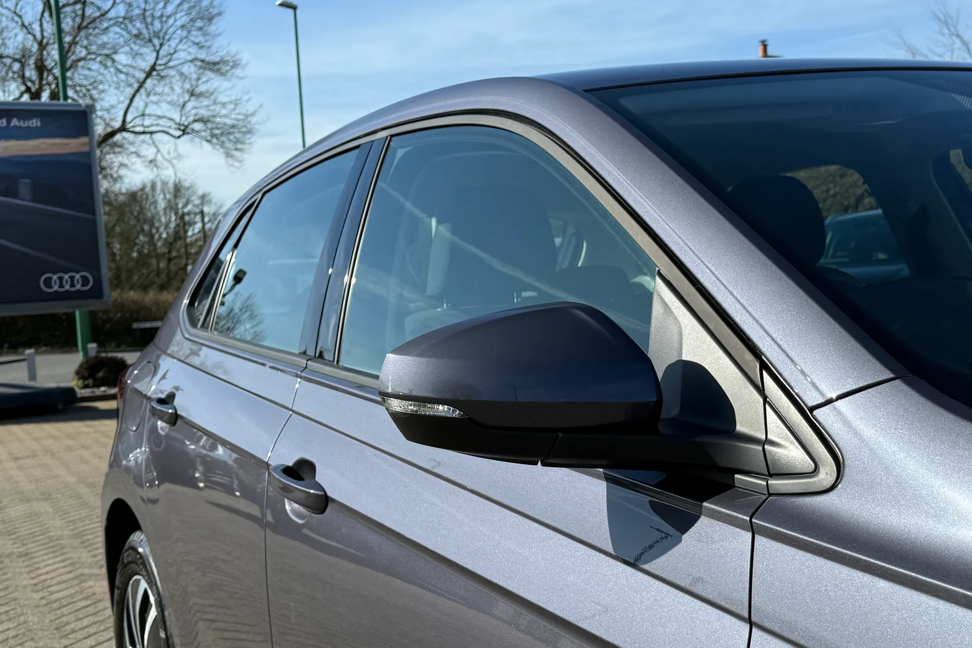 VOLKSWAGEN POLO thumbnail image number 37