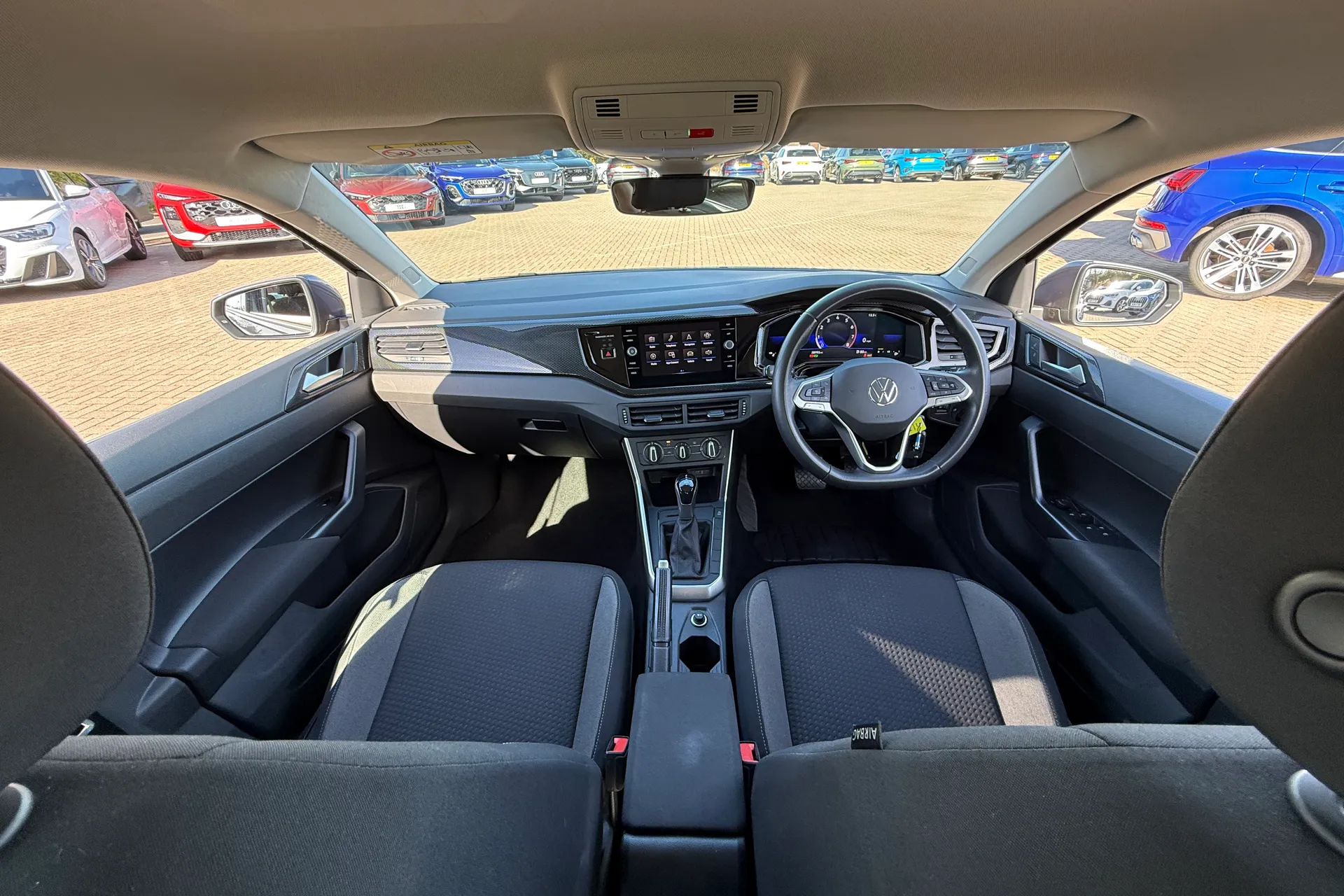 VOLKSWAGEN POLO thumbnail image number 3