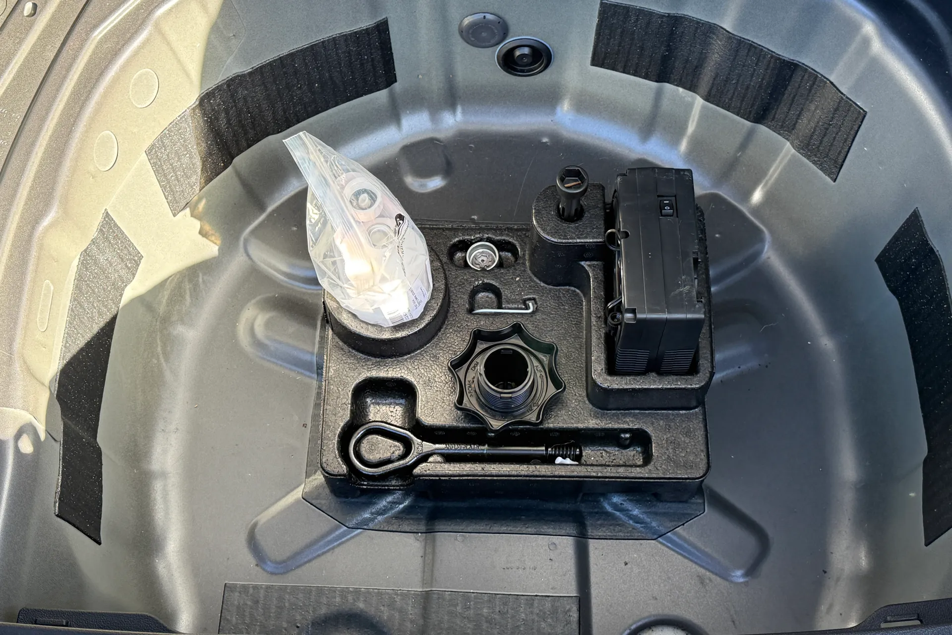 VOLKSWAGEN POLO thumbnail image number 26