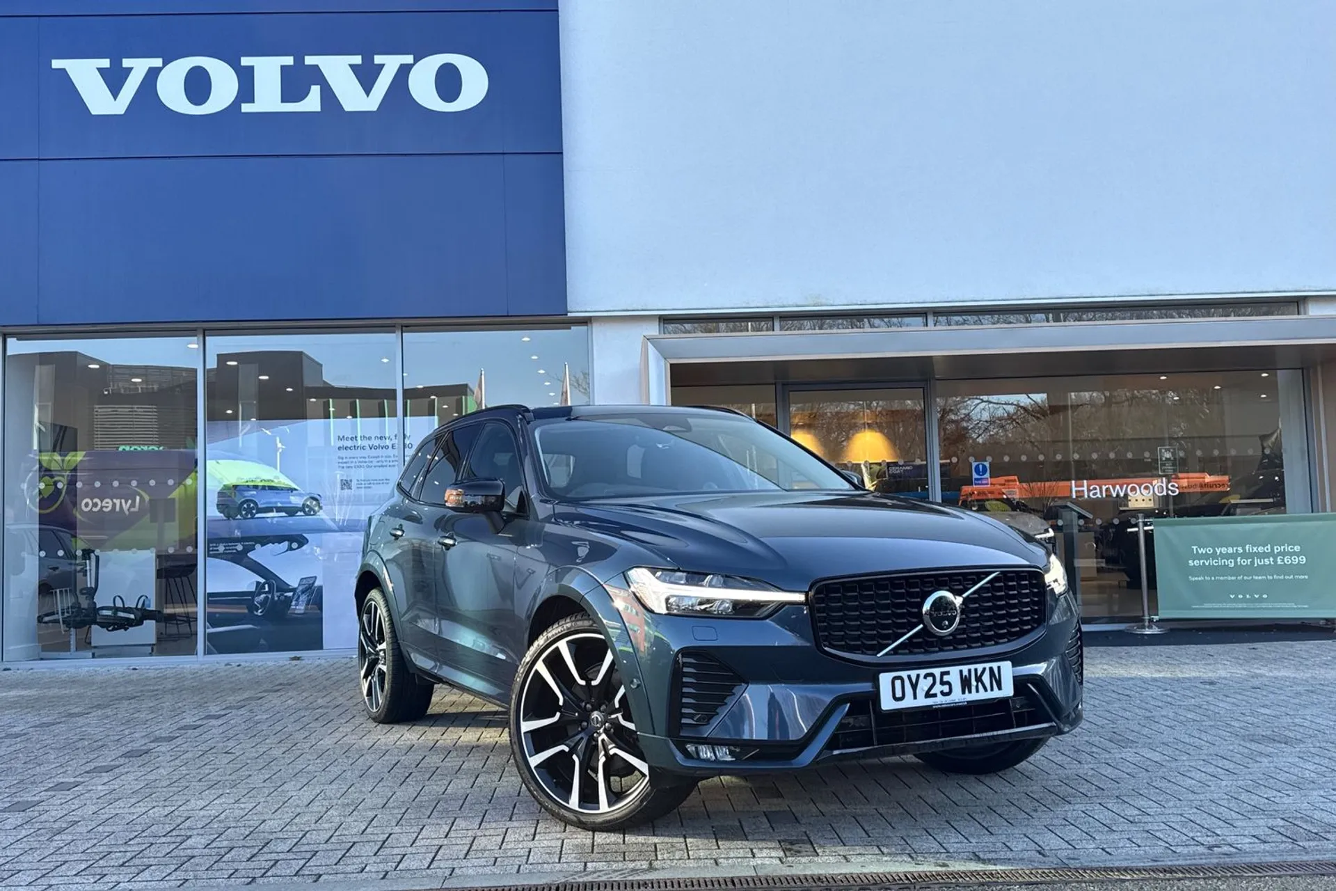 Volvo XC60 focused image