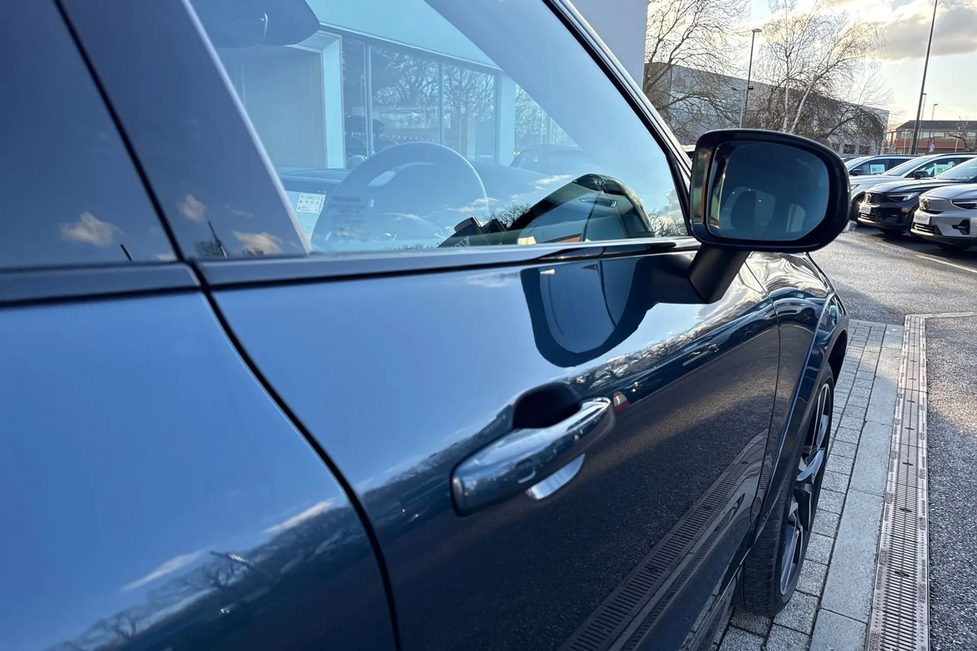 Volvo XC60 thumbnail image number 17