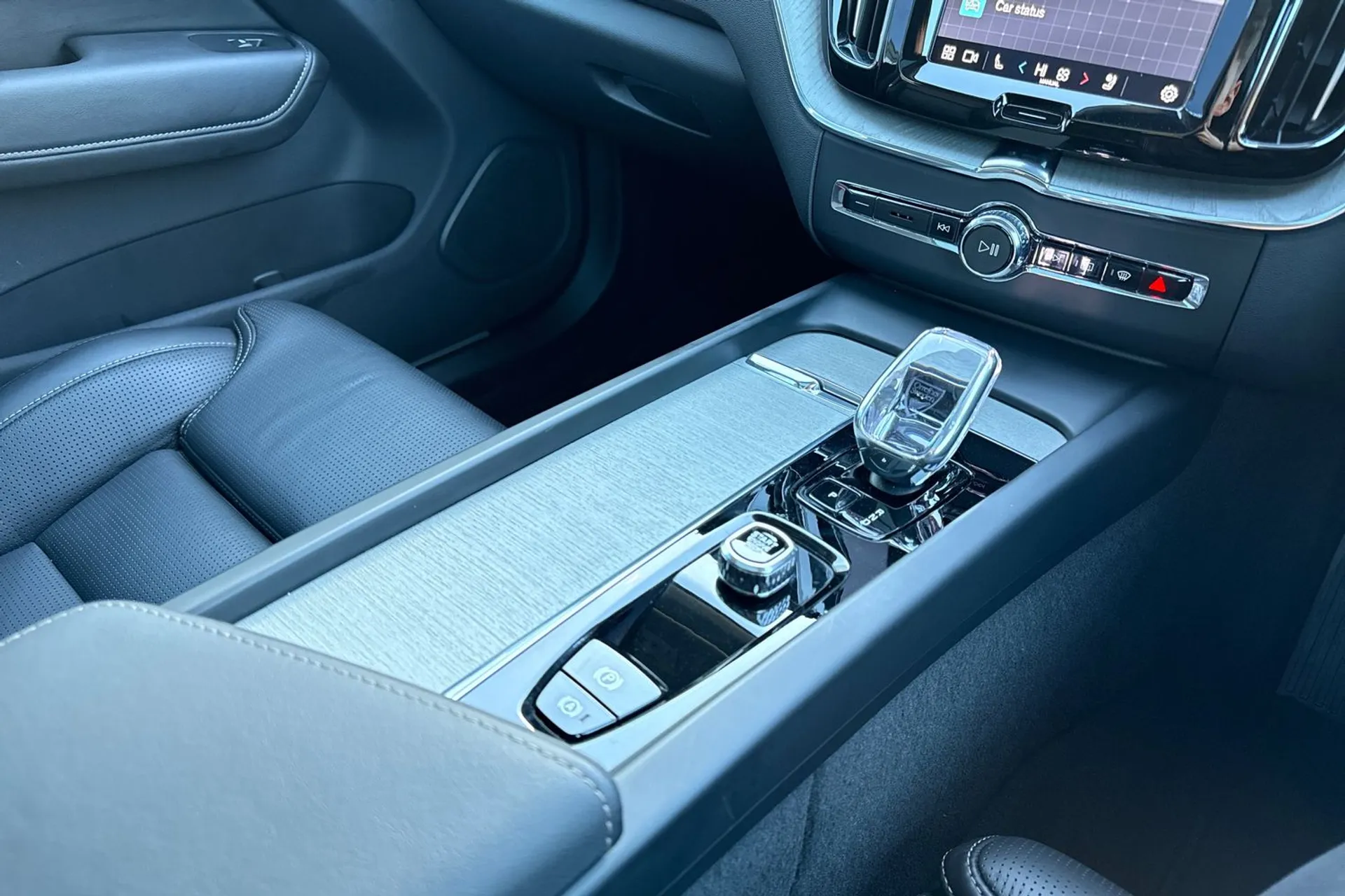 Volvo XC60 thumbnail image number 44