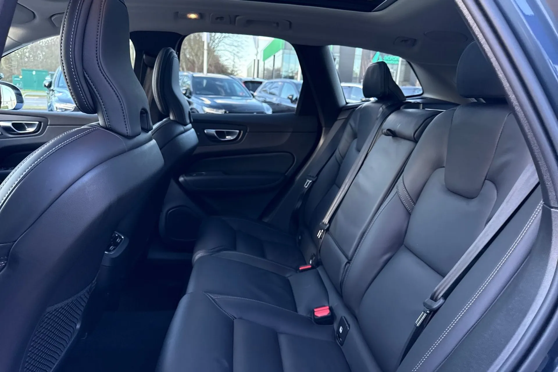 Volvo XC60 thumbnail image number 30