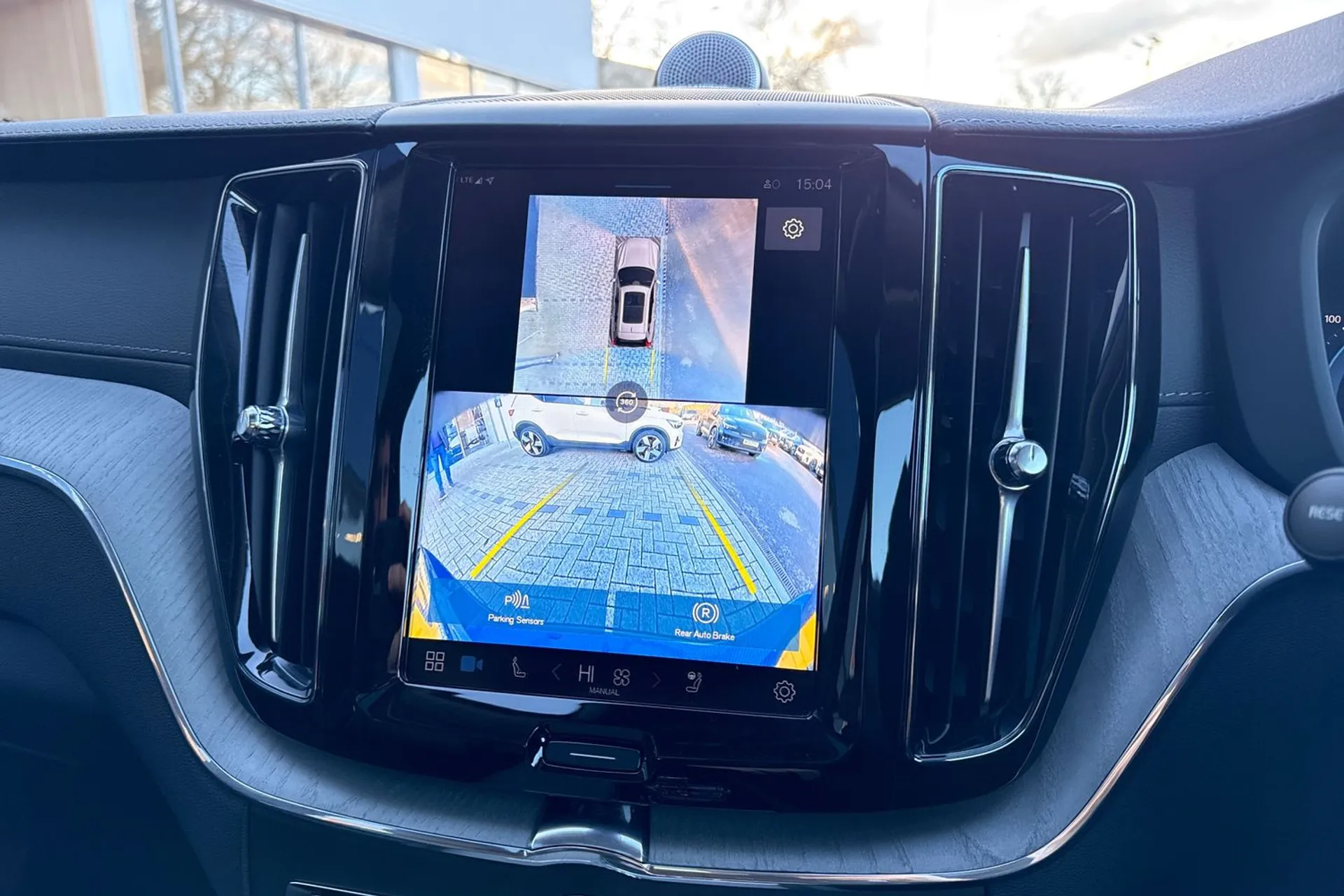 Volvo XC60 thumbnail image number 4