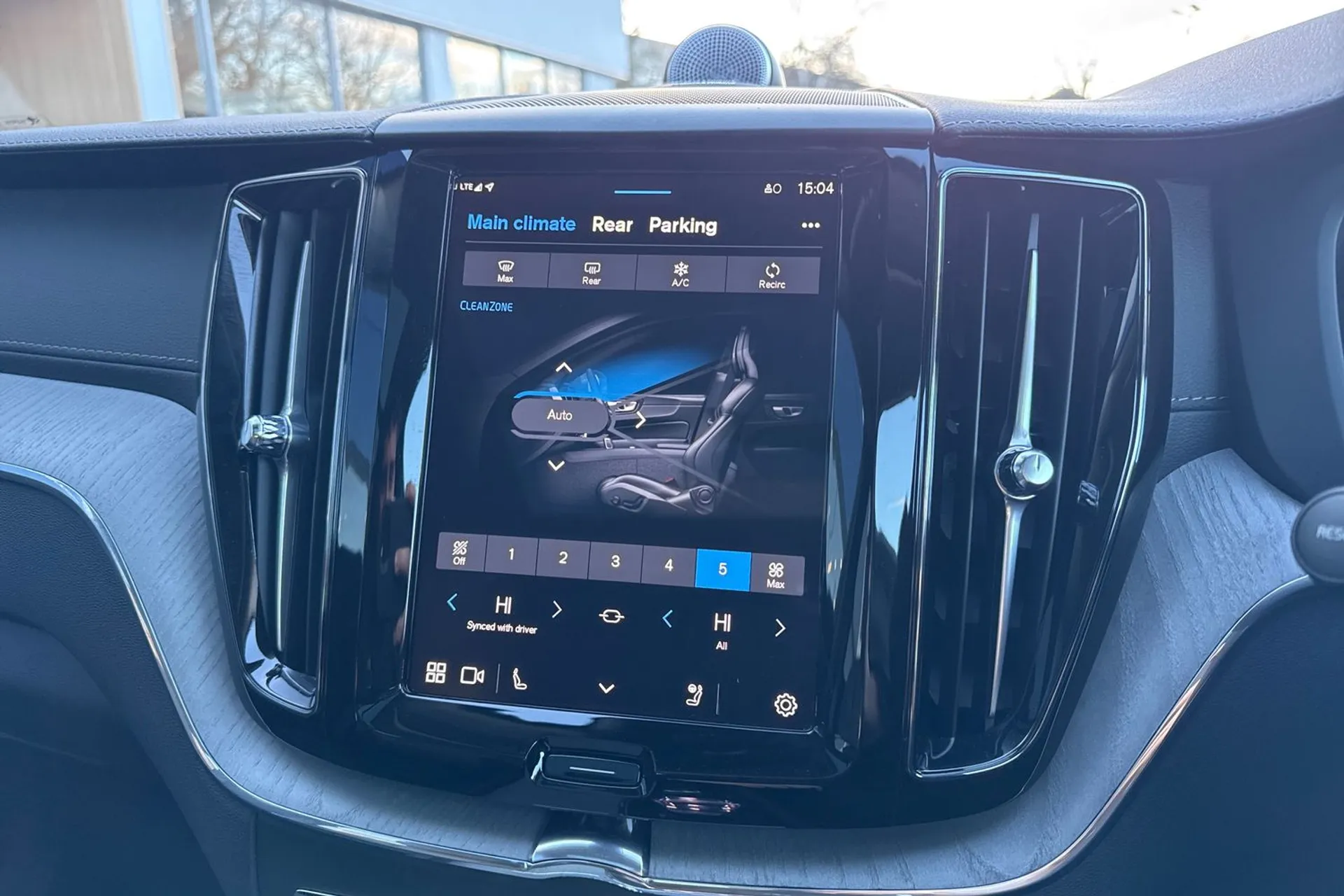 Volvo XC60 thumbnail image number 39