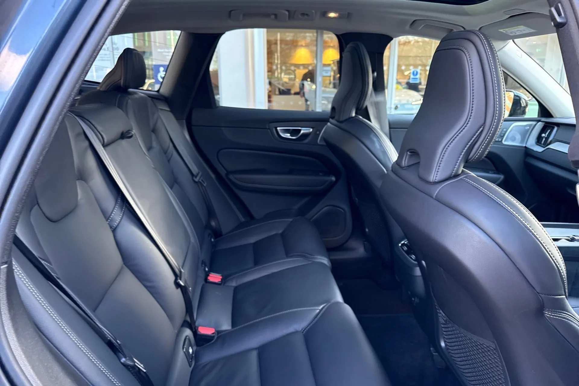 Volvo XC60 thumbnail image number 23