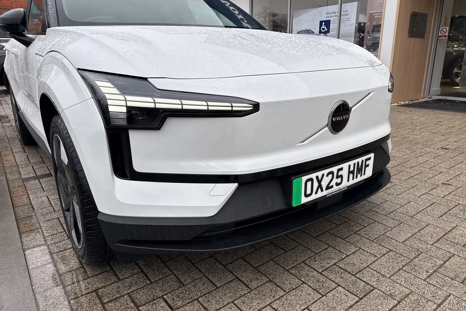 Volvo EX30 thumbnail image number 7